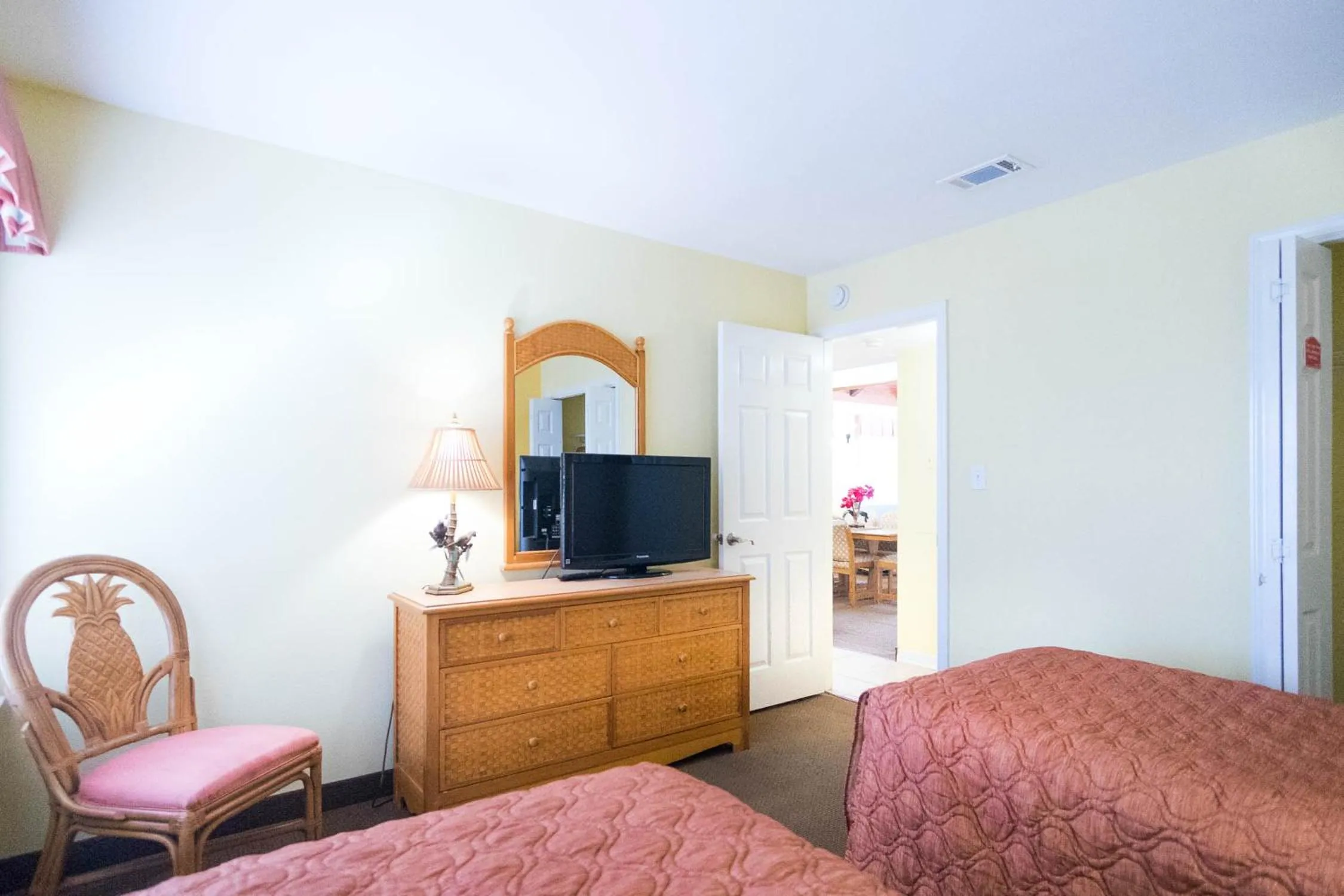 Bedroom, Bed in GetAways at Soundside Holiday Beach Resort