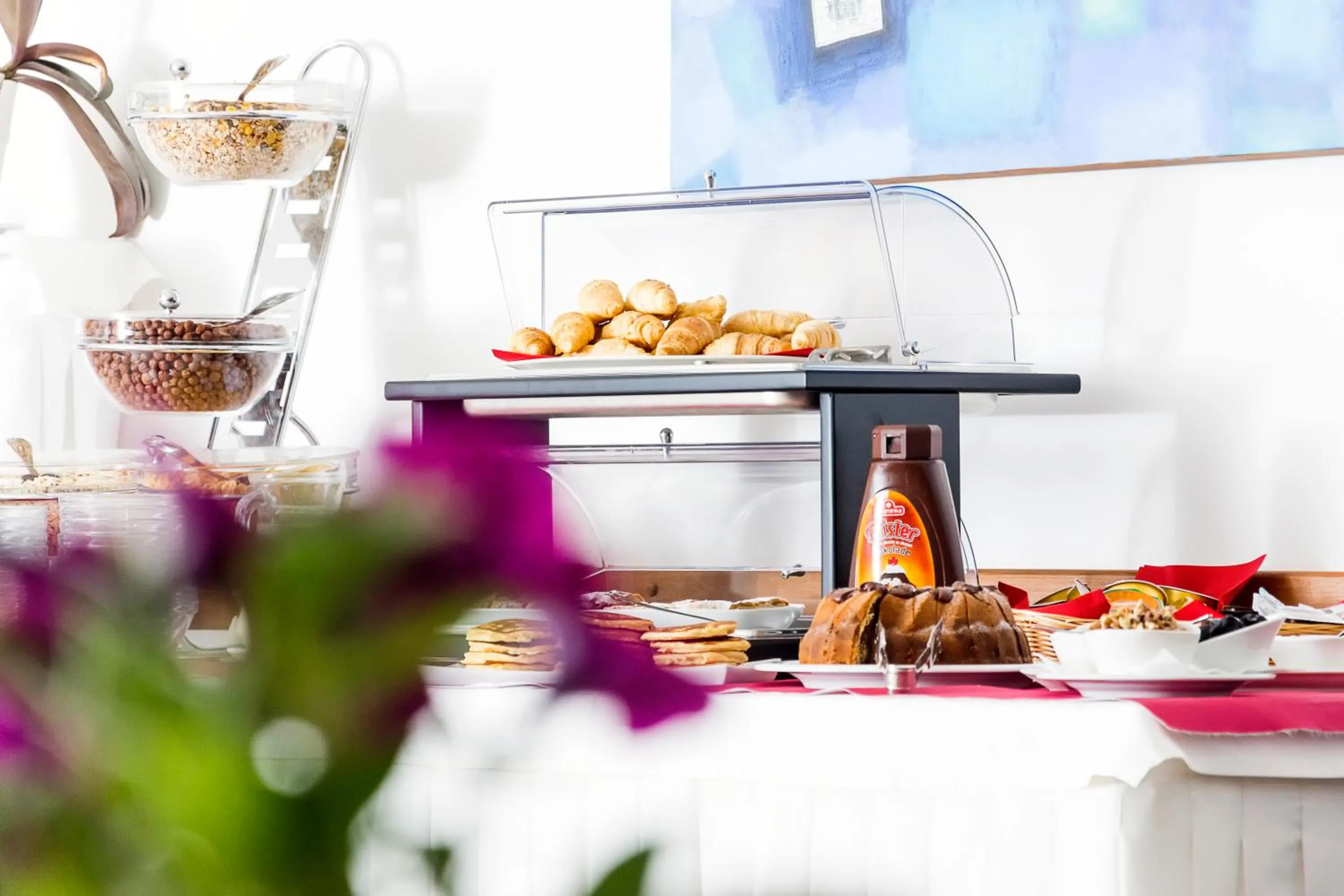 Restaurant/places to eat in Hotel Marul