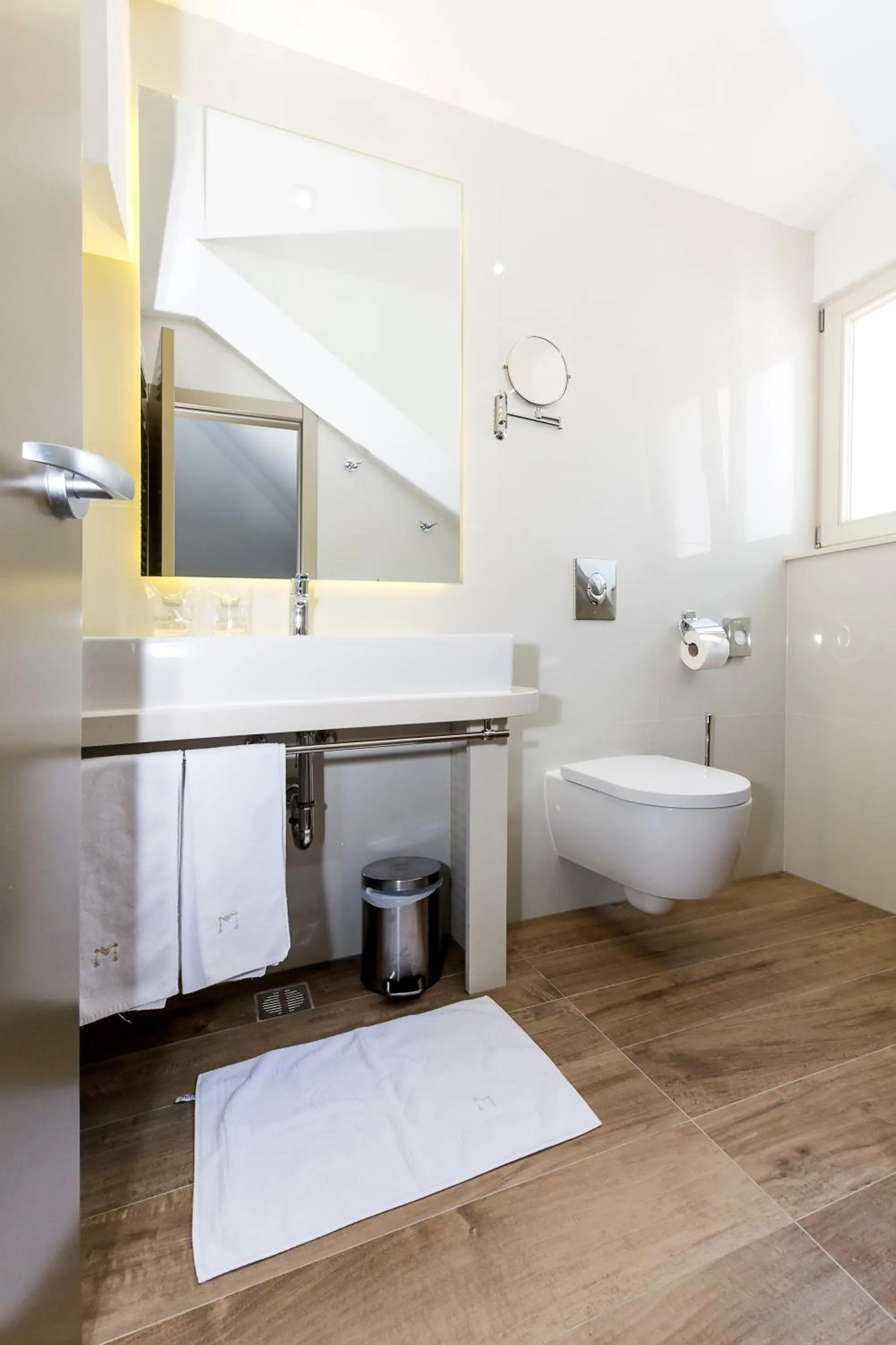 Toilet in Hotel Marul