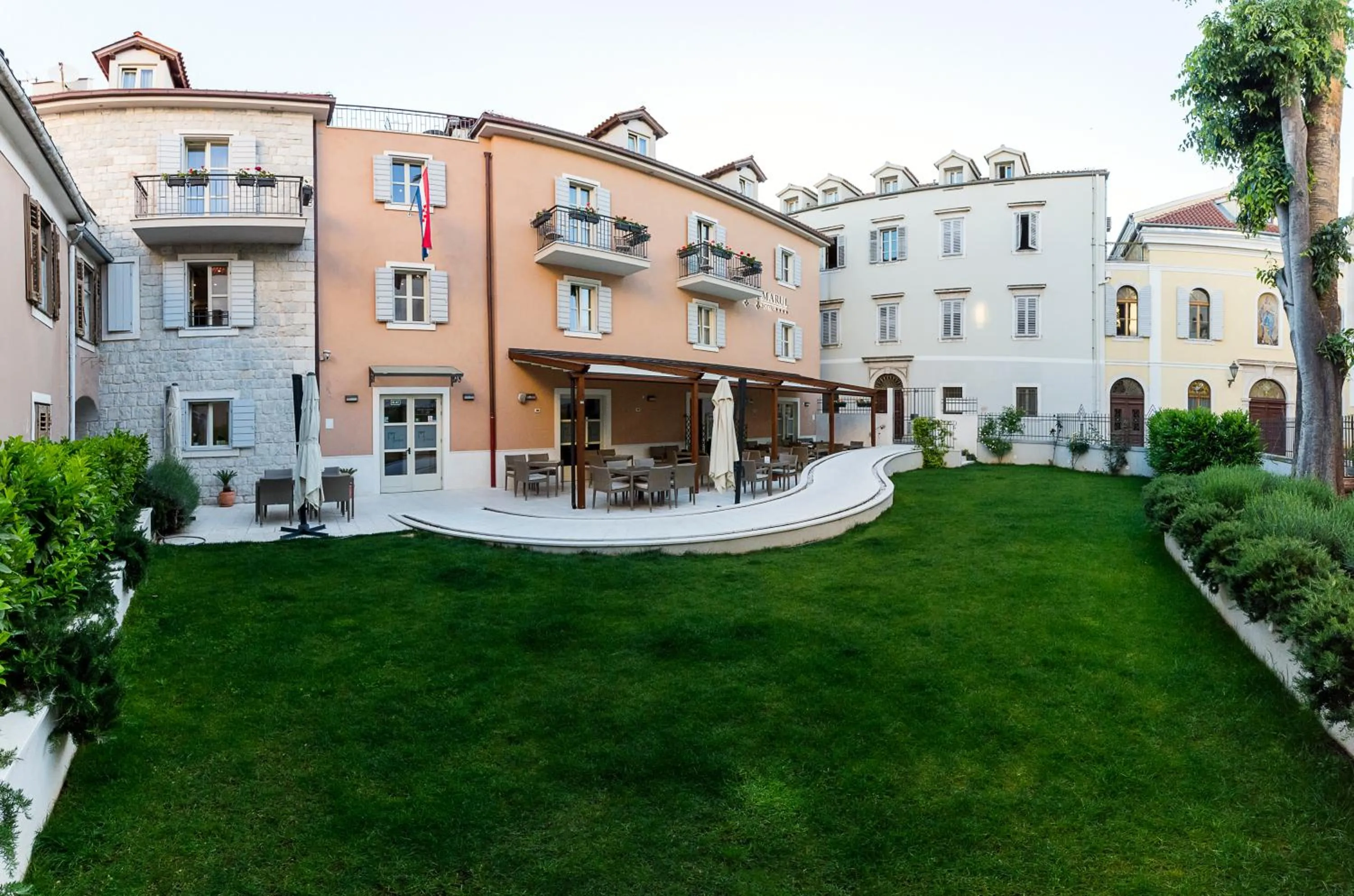 Facade/entrance in Hotel Marul