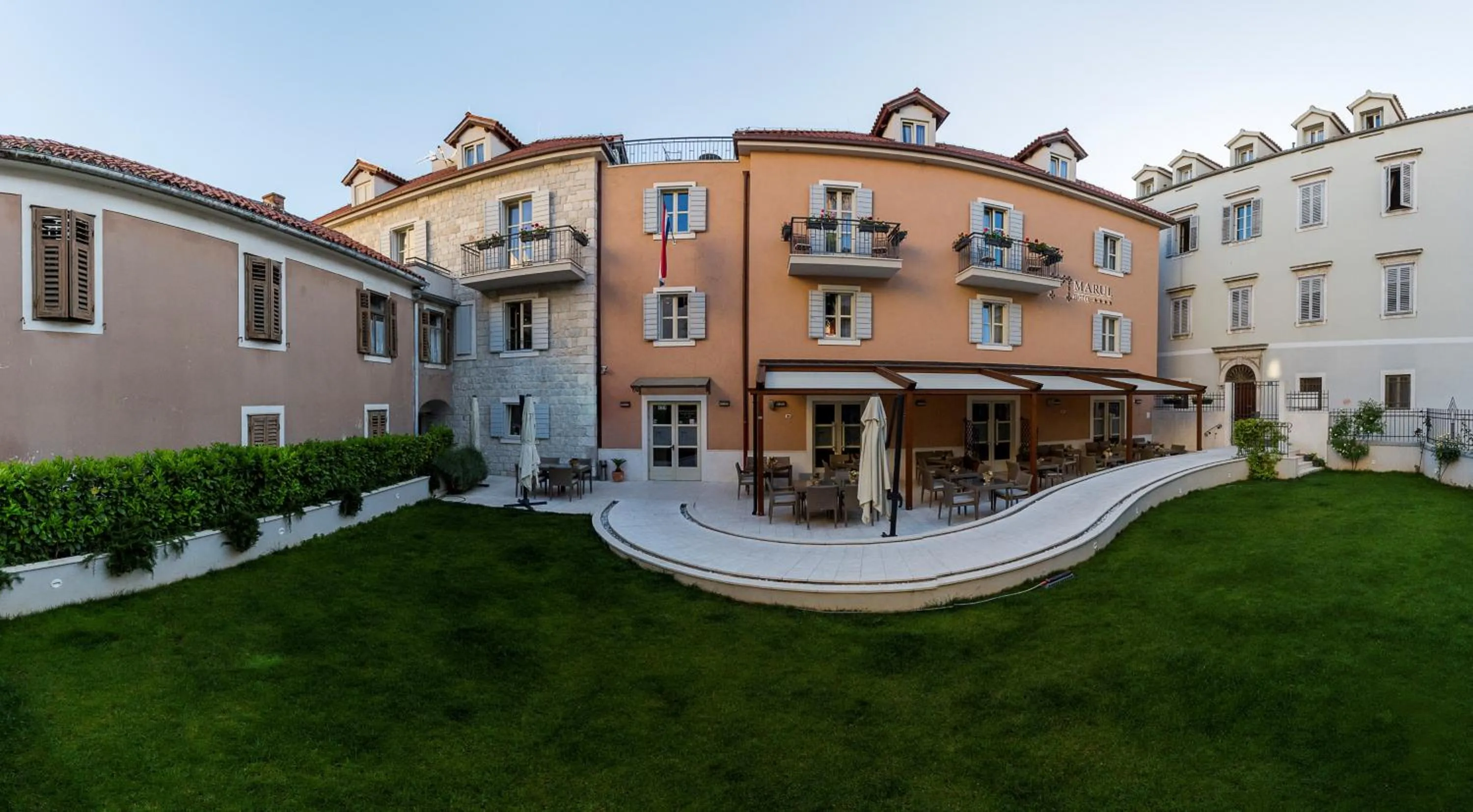 Facade/entrance in Hotel Marul