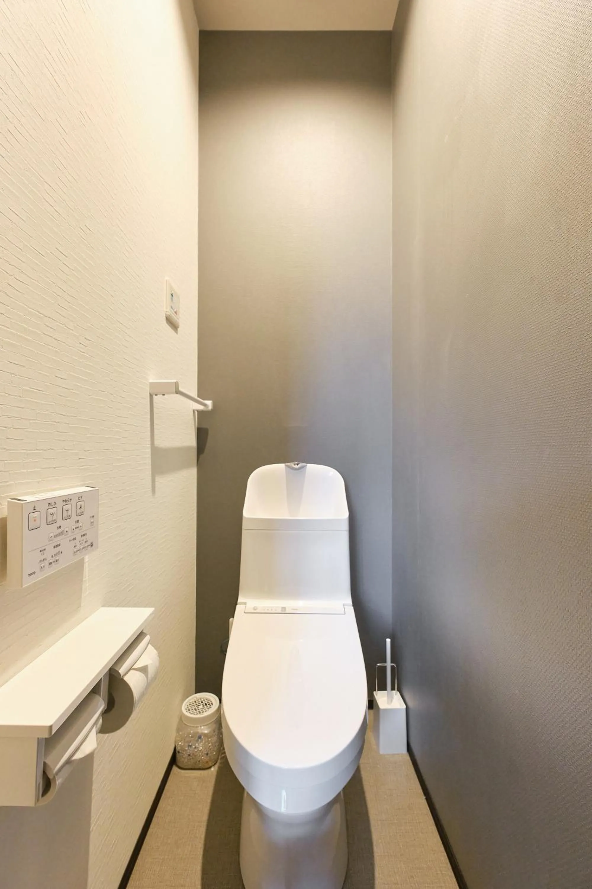 Toilet in UCHI Living Stay Sapporo Kikusui