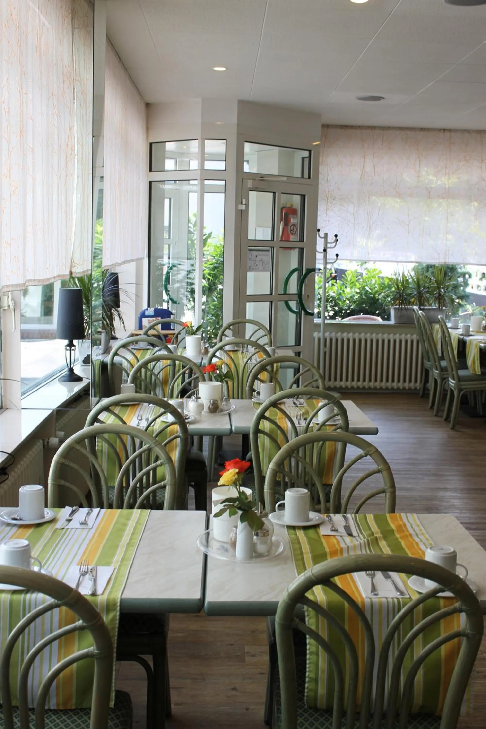 Restaurant/places to eat in Motel Frankfurt