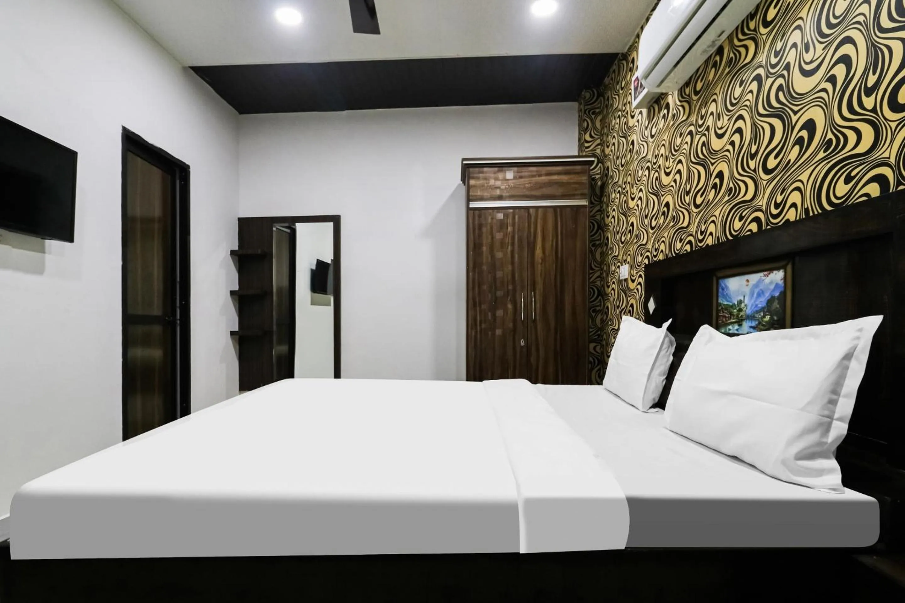 Bedroom, Bed in Hotel O King Villa's