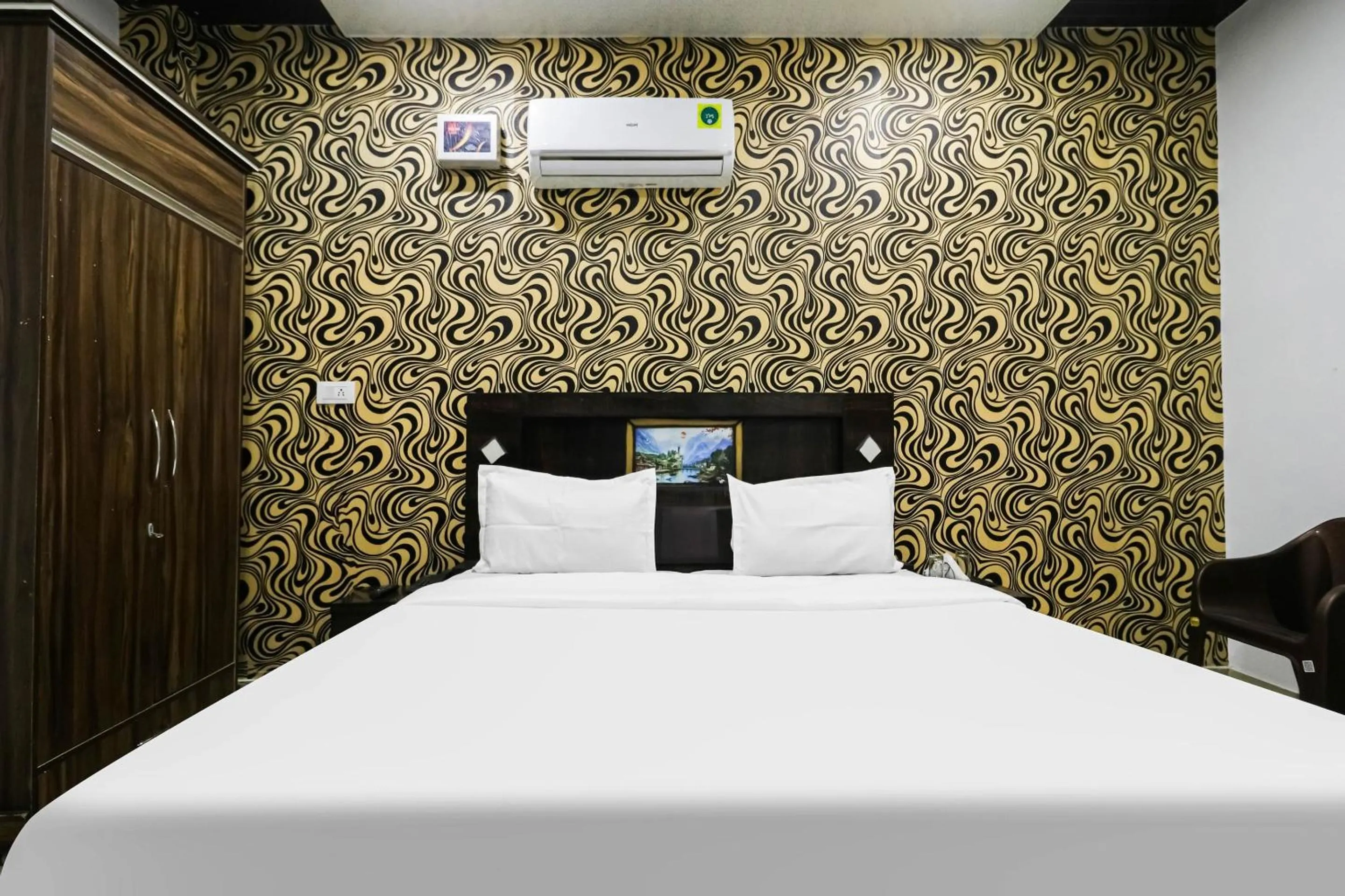 Bedroom in Hotel O King Villa's