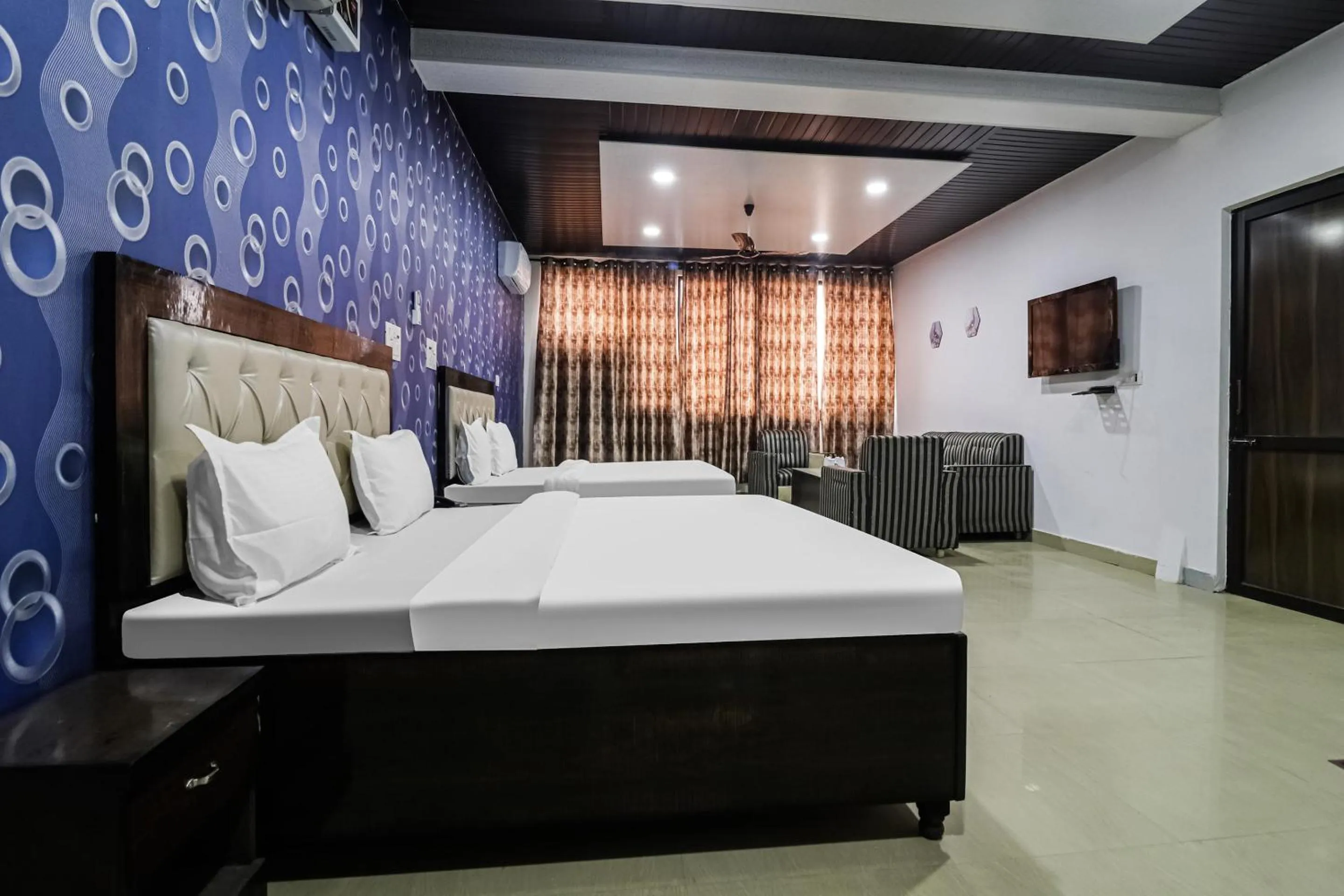 Bedroom, Bed in Hotel O King Villa's