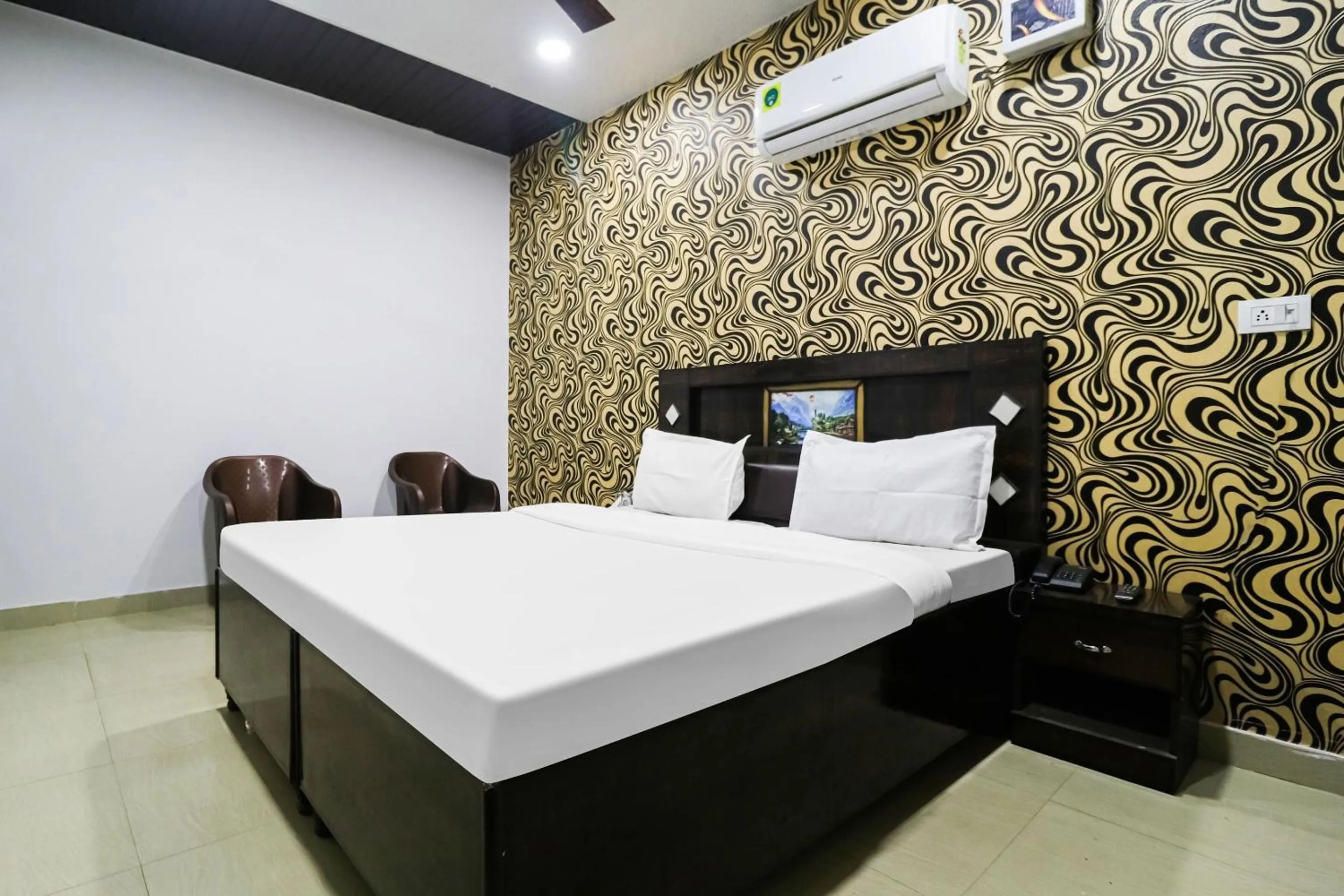 Bedroom, Bed in Hotel O King Villa's