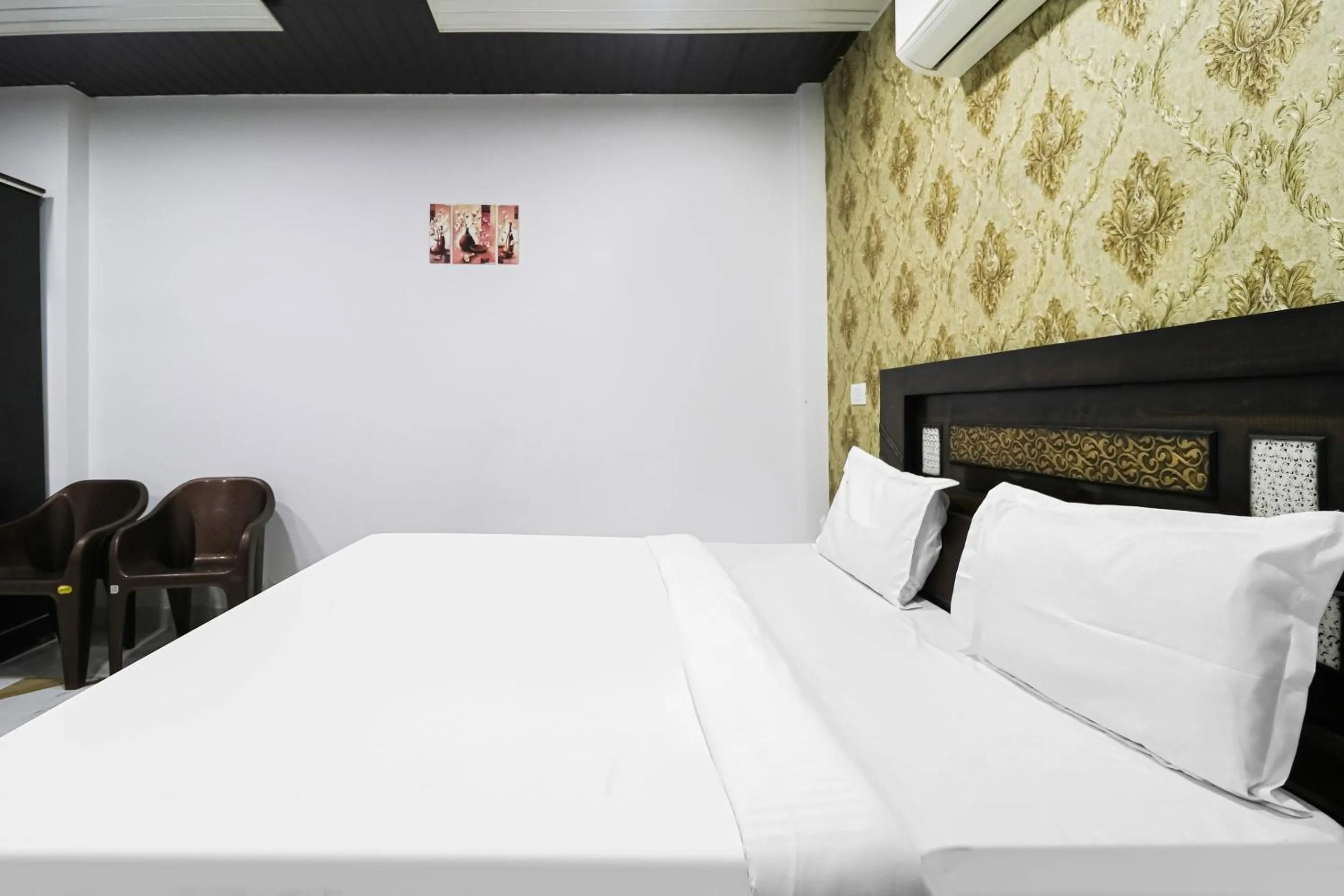 Bedroom in Hotel O King Villa's