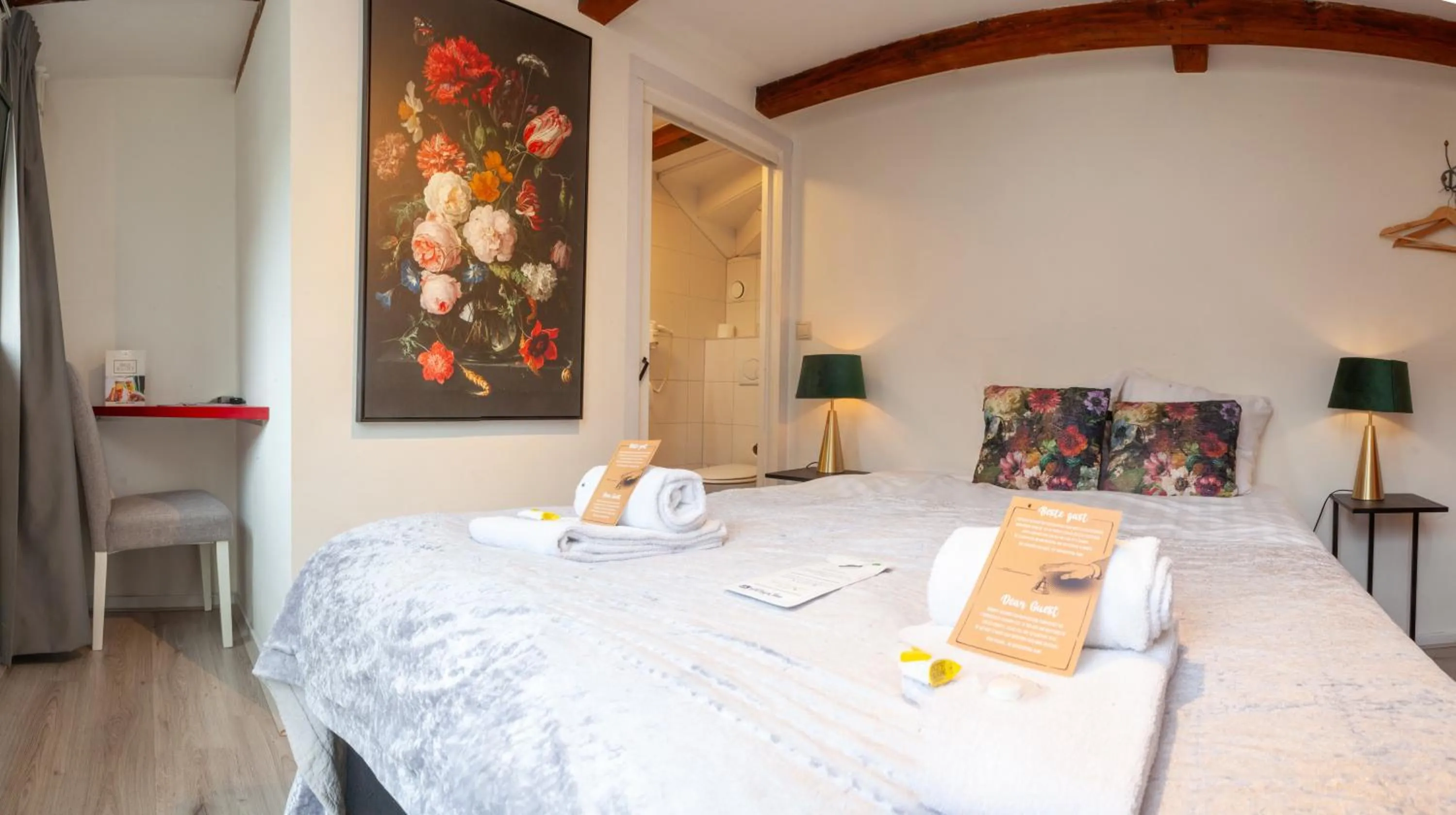 Bed in Kings Inn City Hotel Alkmaar