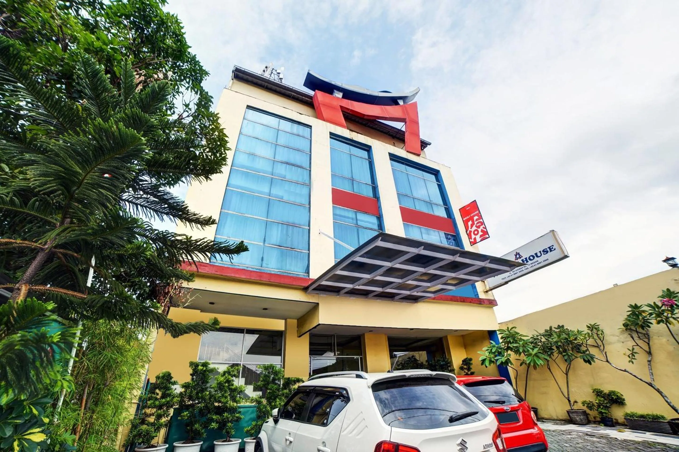 Facade/entrance in Hotel O Wesly House