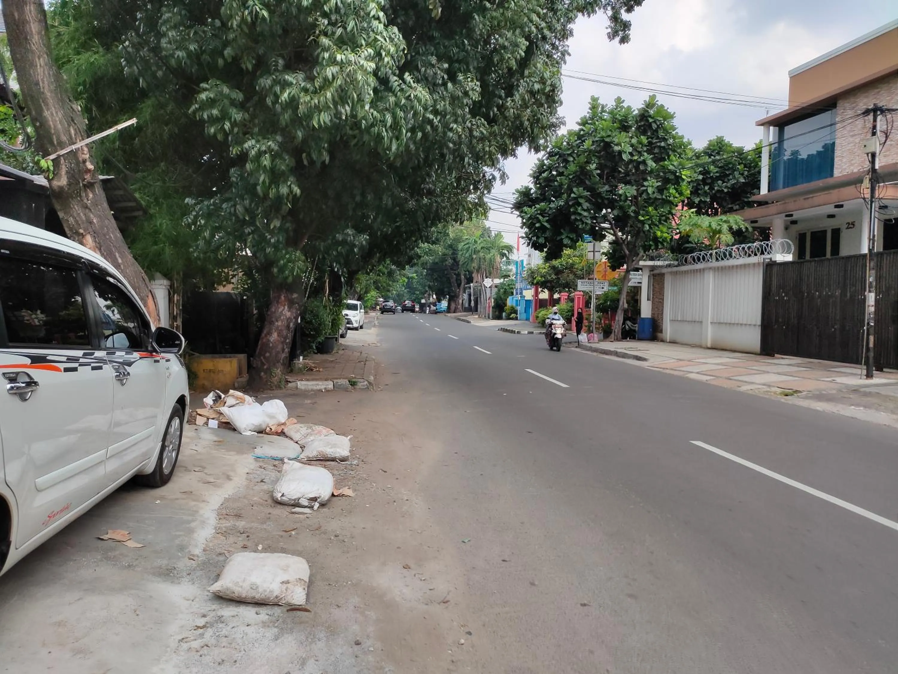 Neighbourhood in Adotel