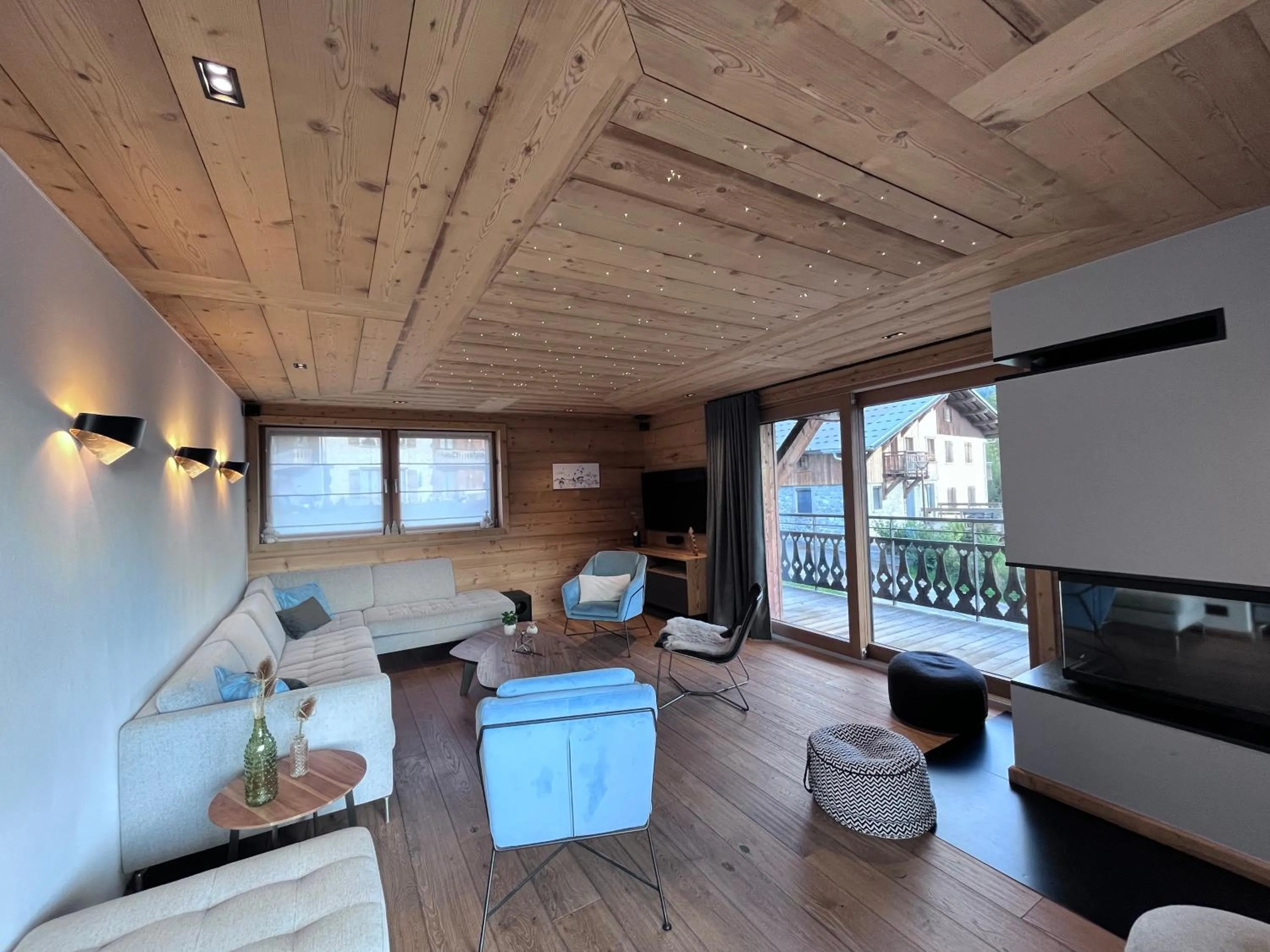 Communal lounge/ TV room in Chalet Téléporté