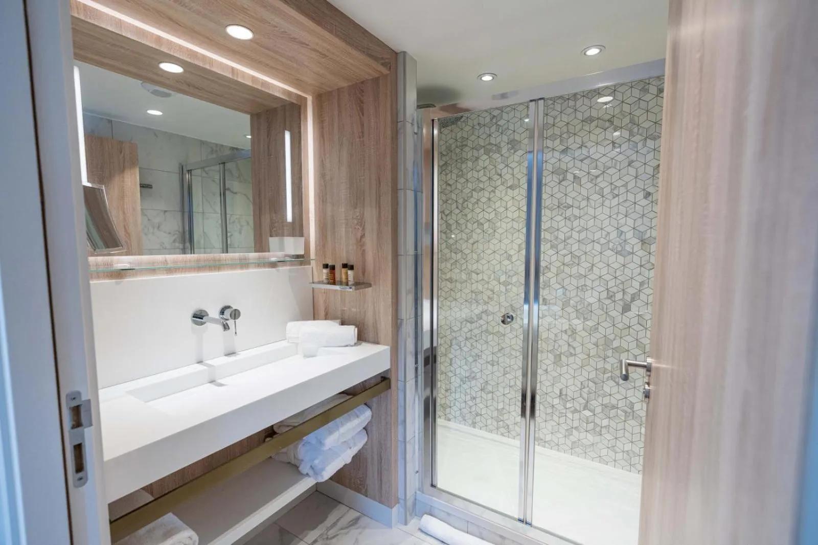 Shower in Le Moulin des Marais