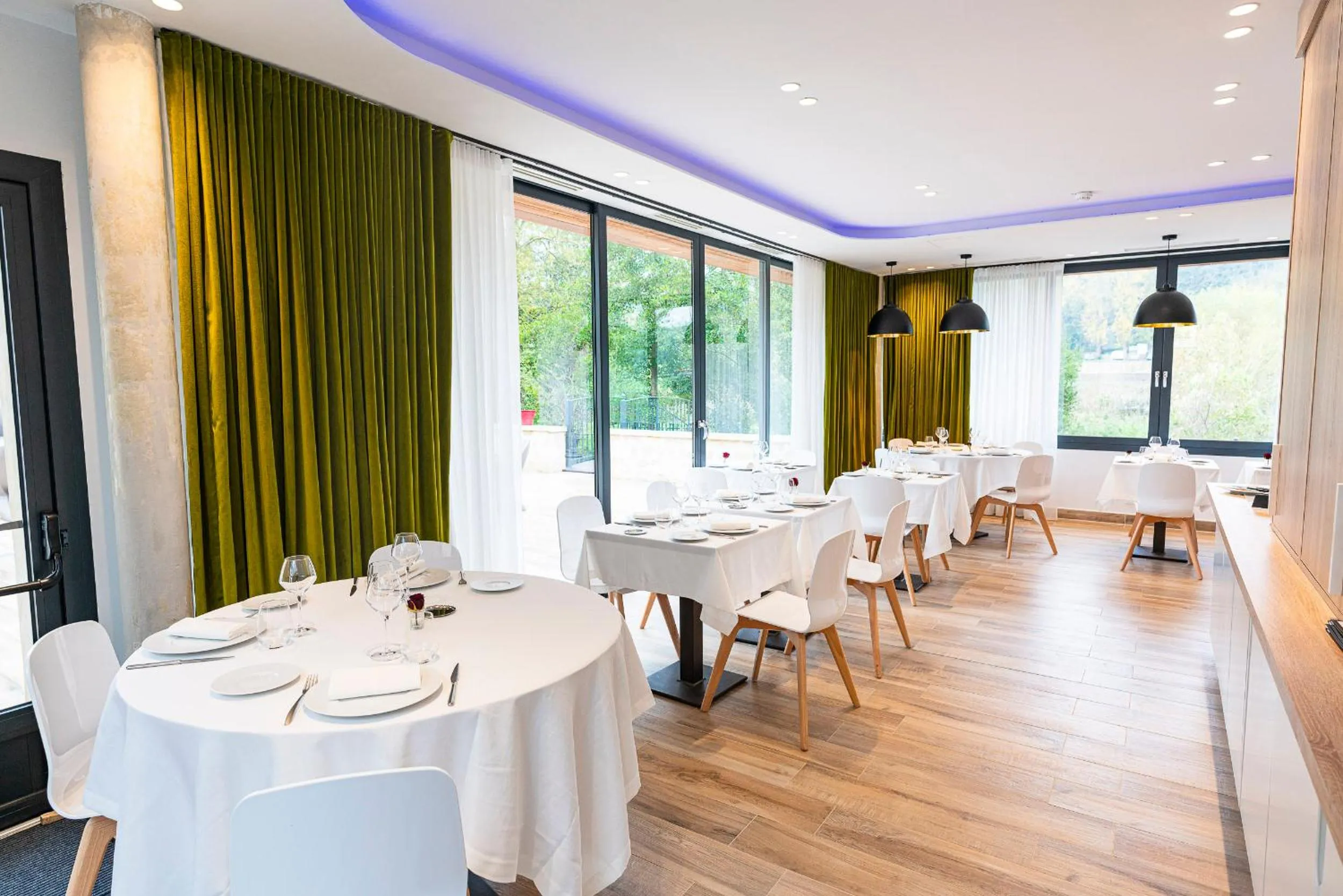 Restaurant/places to eat in Le Moulin des Marais