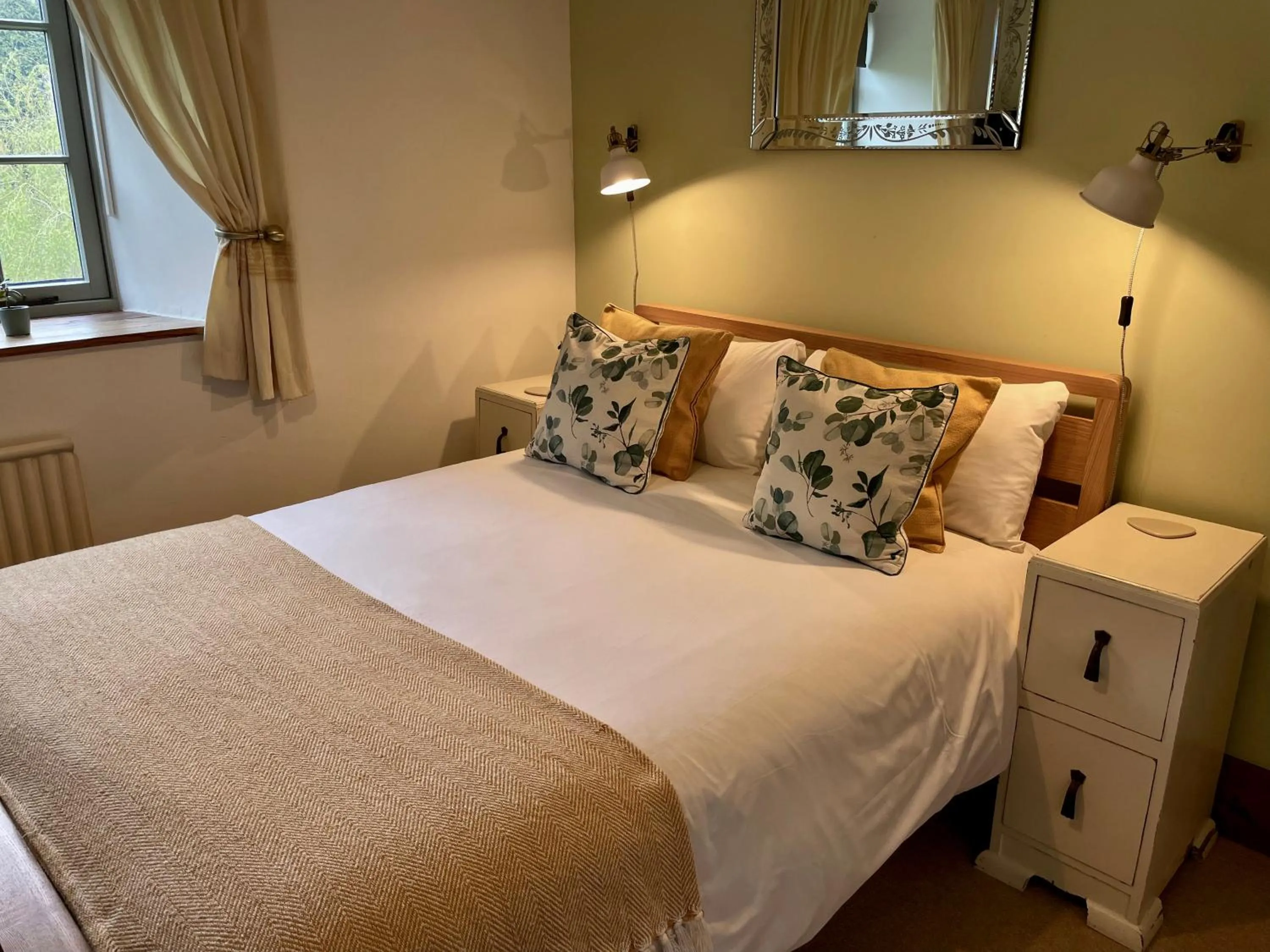 Bedroom in Home Farm Bed & Breakfast