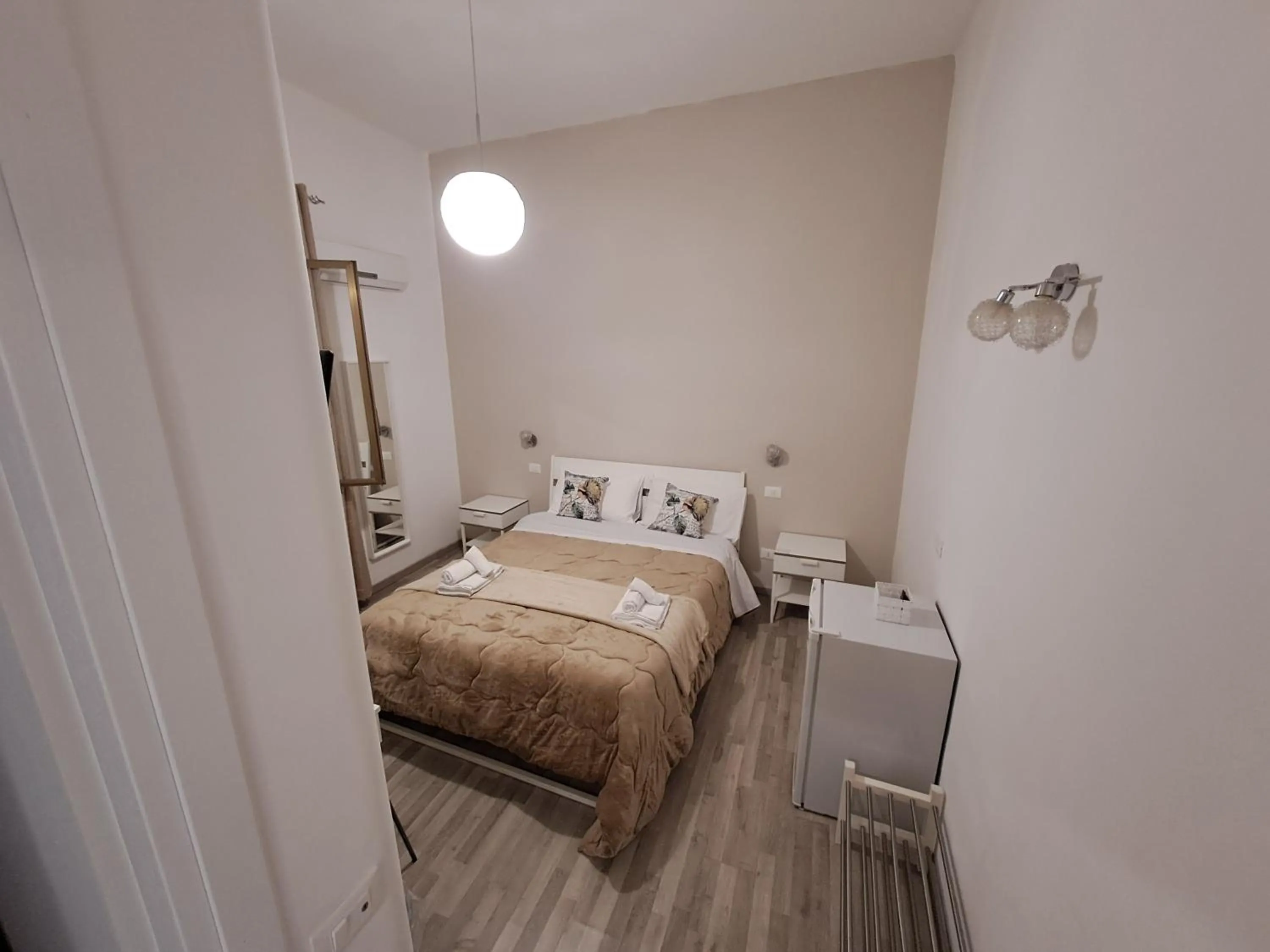 Bedroom, Bed in Bedroom la stazione