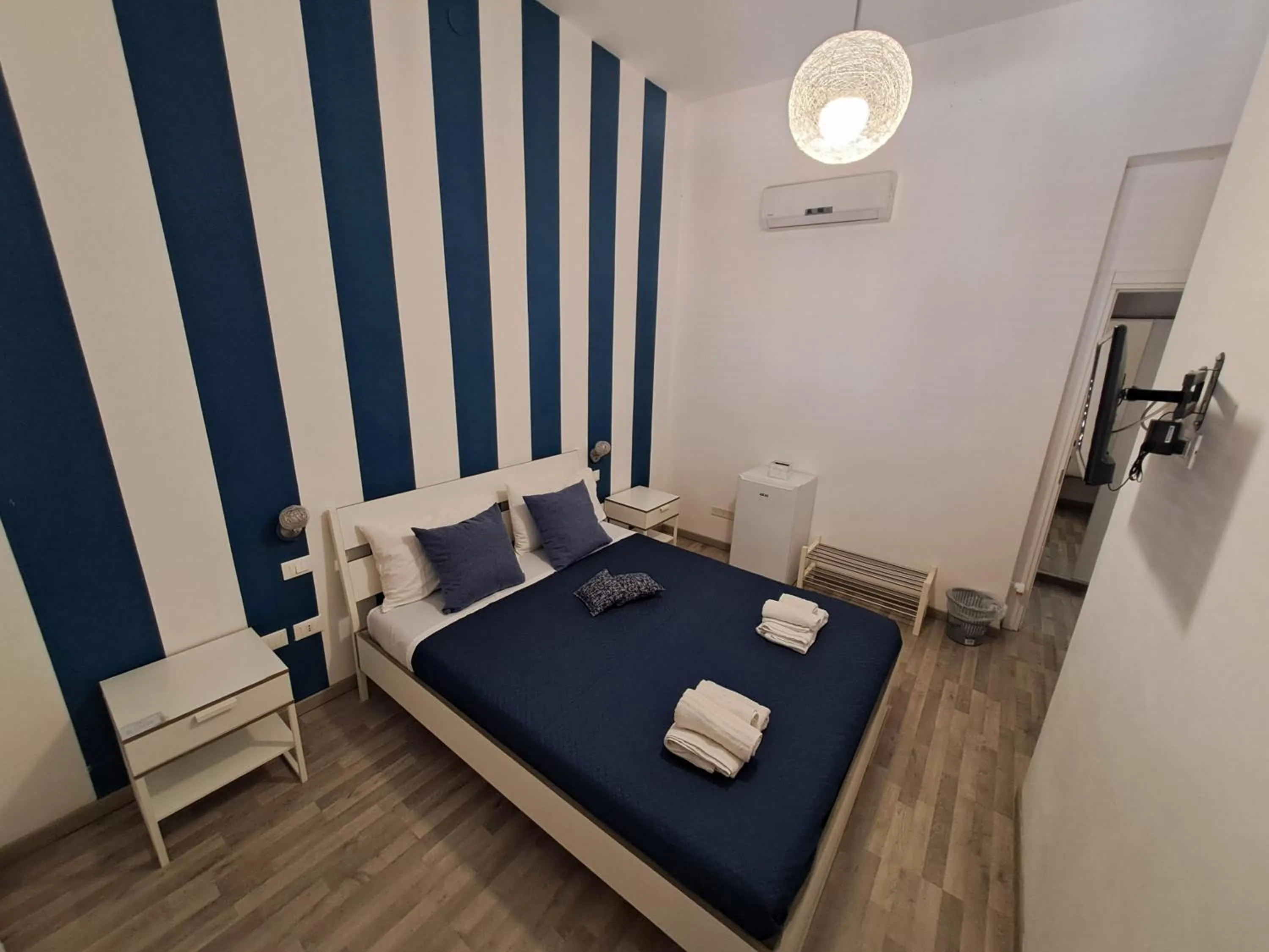 Bed in Bedroom la stazione