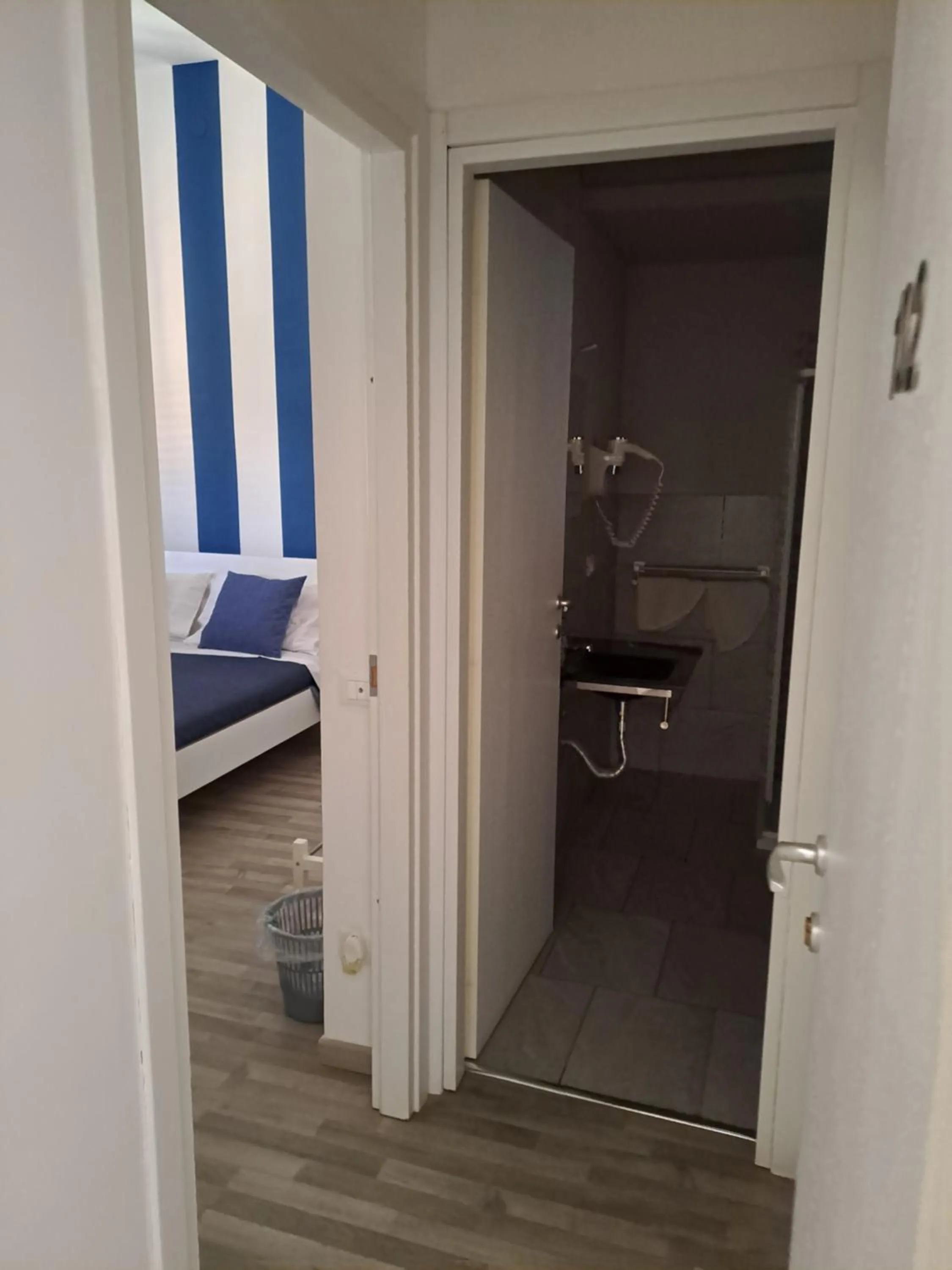 Bedroom, Bed in Bedroom la stazione