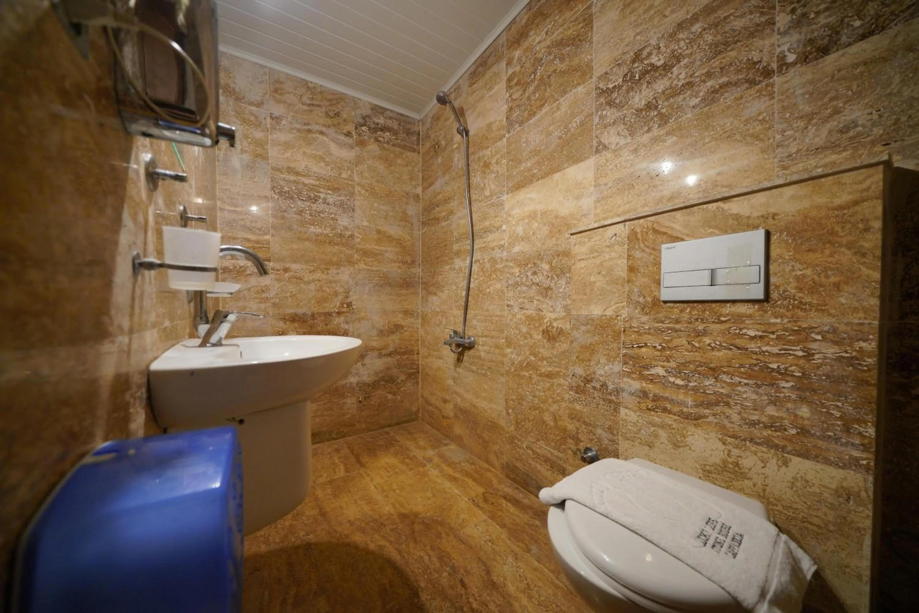 Shower in Lucky Luke Stone House