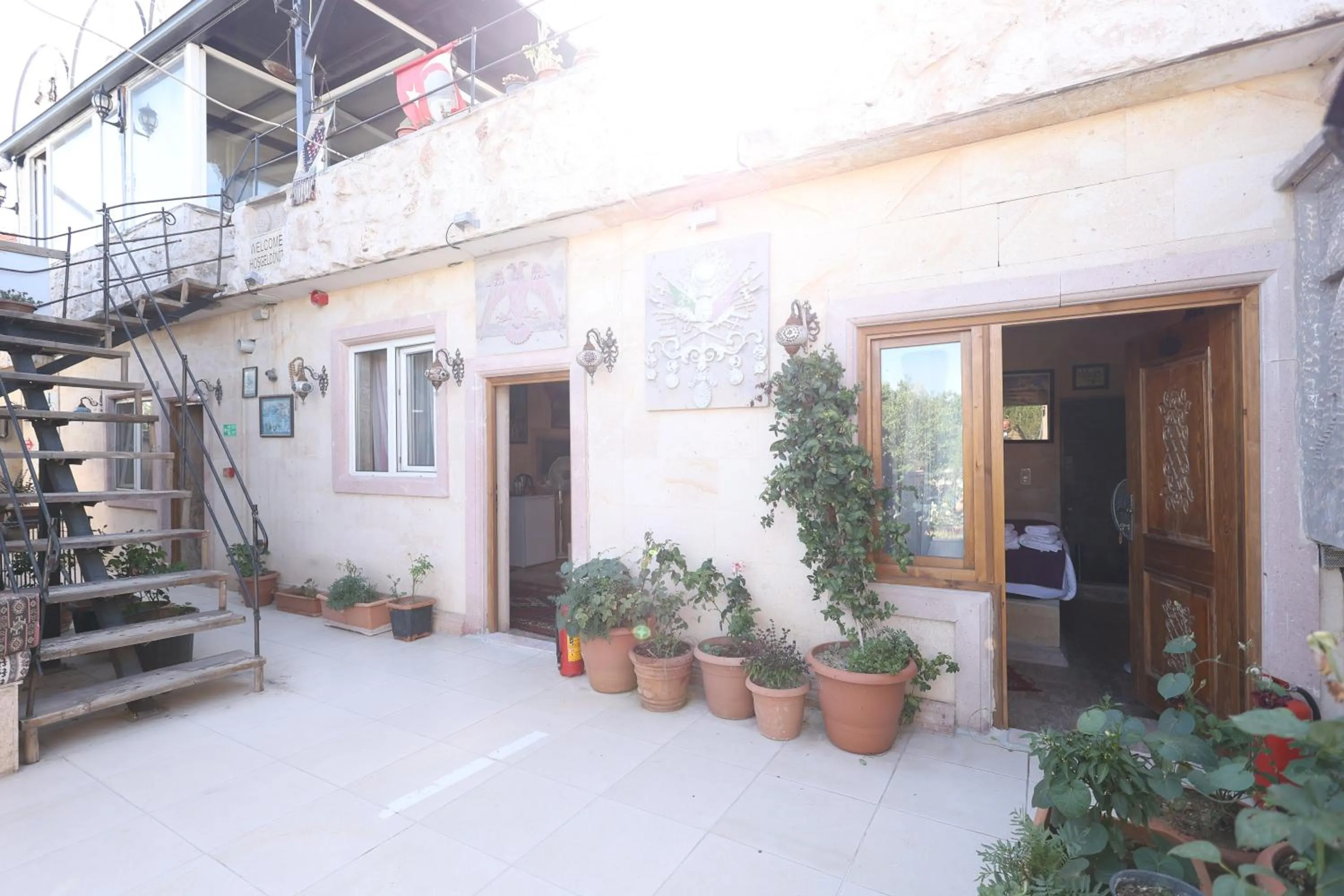 Lucky Luke Stone House