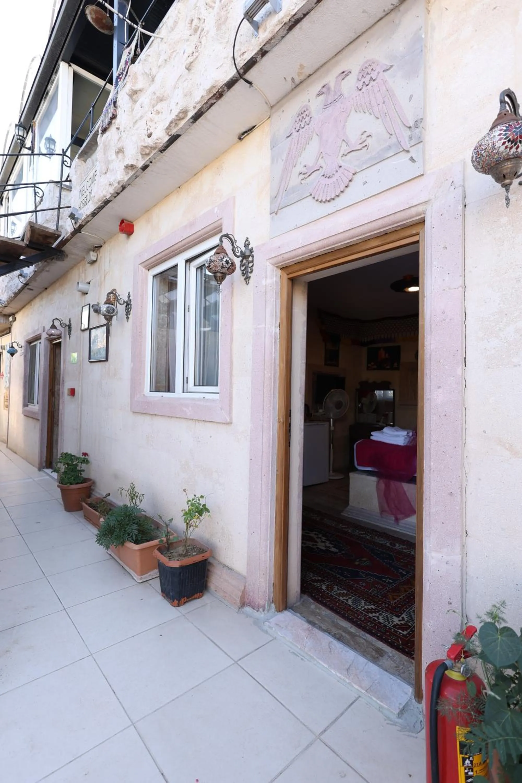 Lucky Luke Stone House