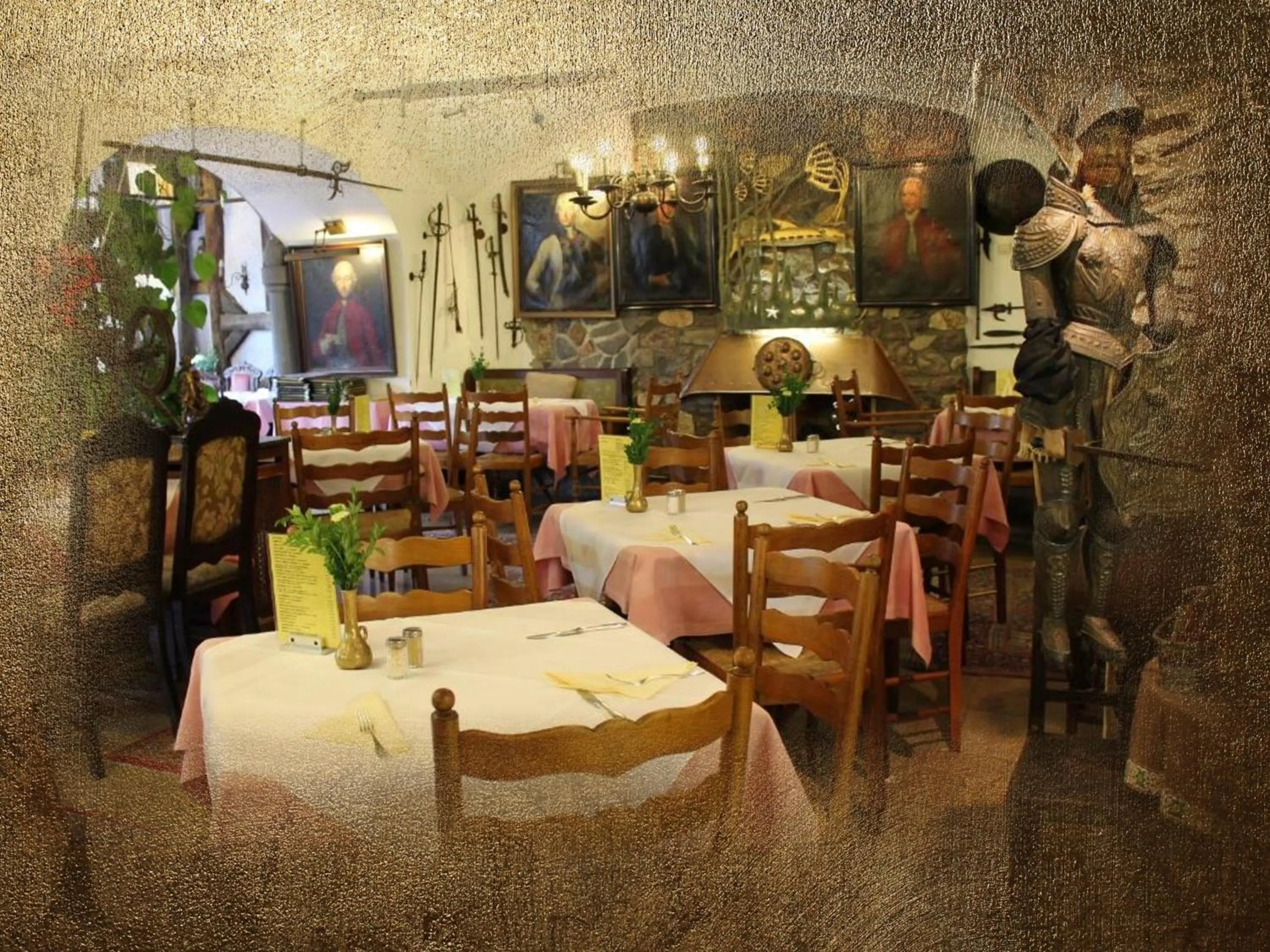 Restaurant/places to eat in Burg-Hotel & Hostel Cochem