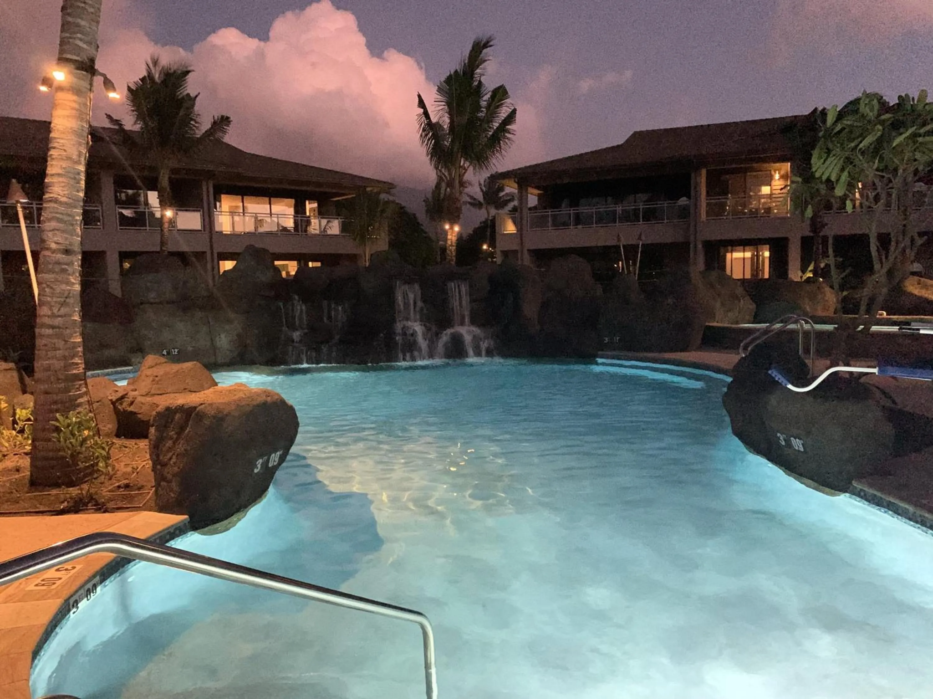 Property building in Maui Westside Presents - Luana garden Villa 8B