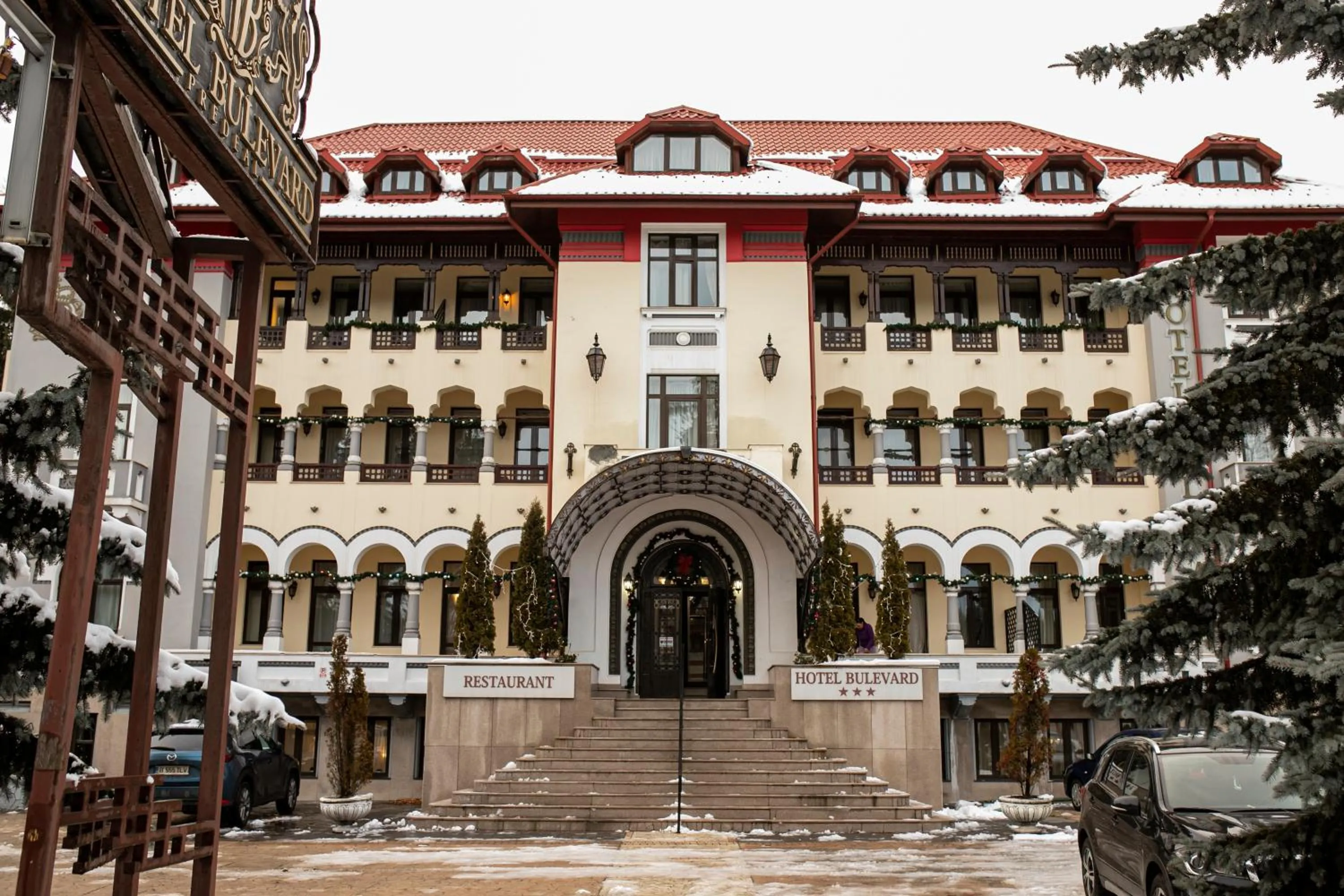 Property building in Hotel Bulevard Predeal