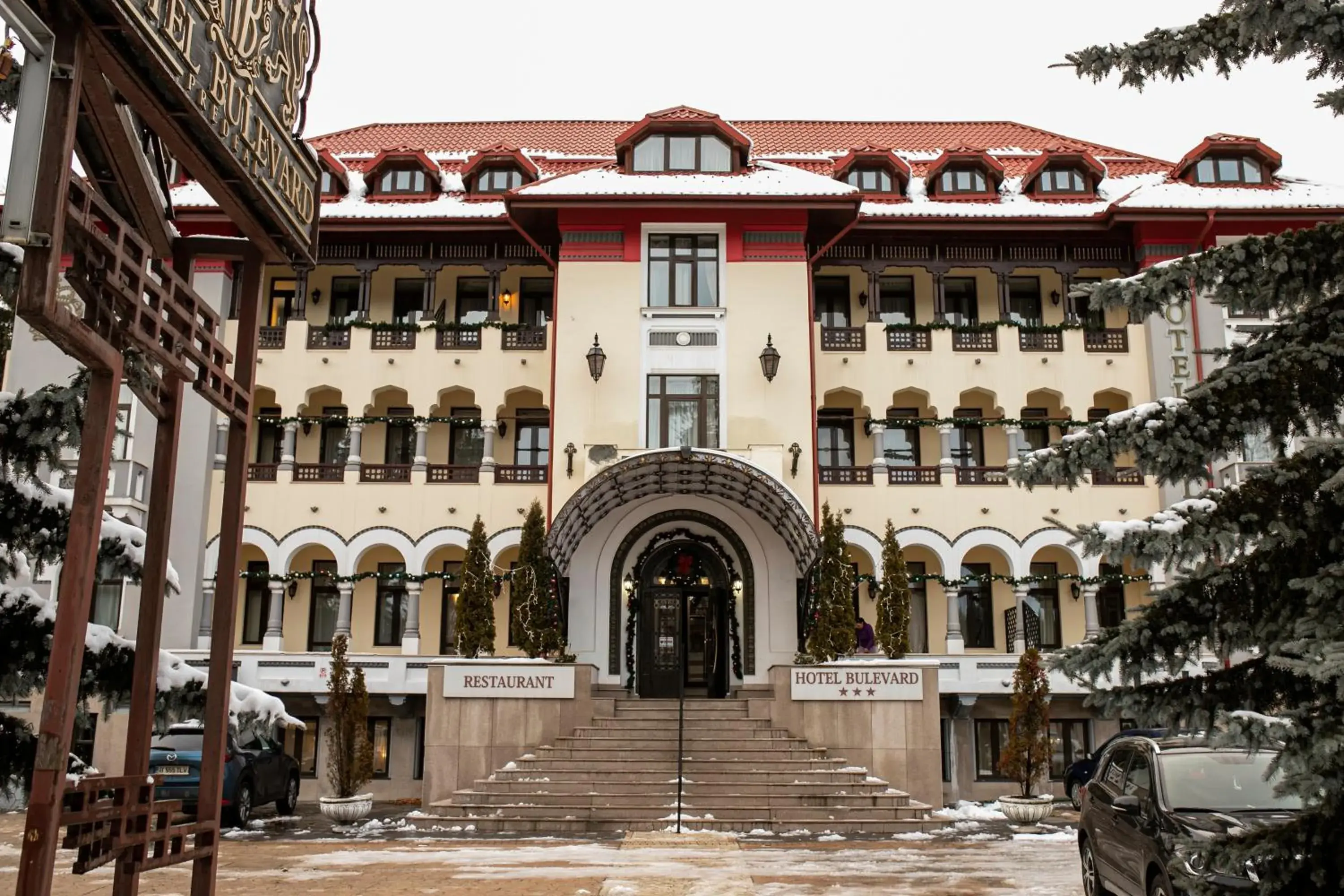 Property building in Hotel Bulevard Predeal Property building in Hotel Bulevard Predeal