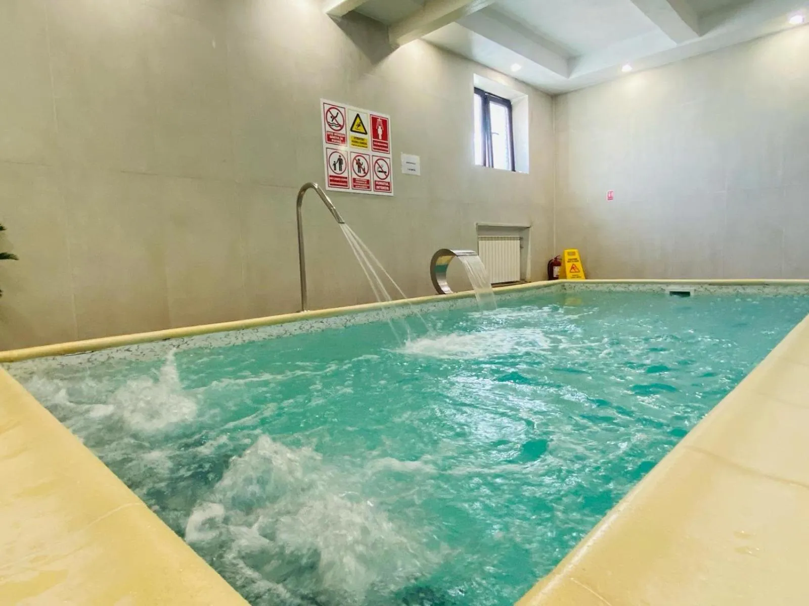 Hot Tub in Hotel Bulevard Predeal