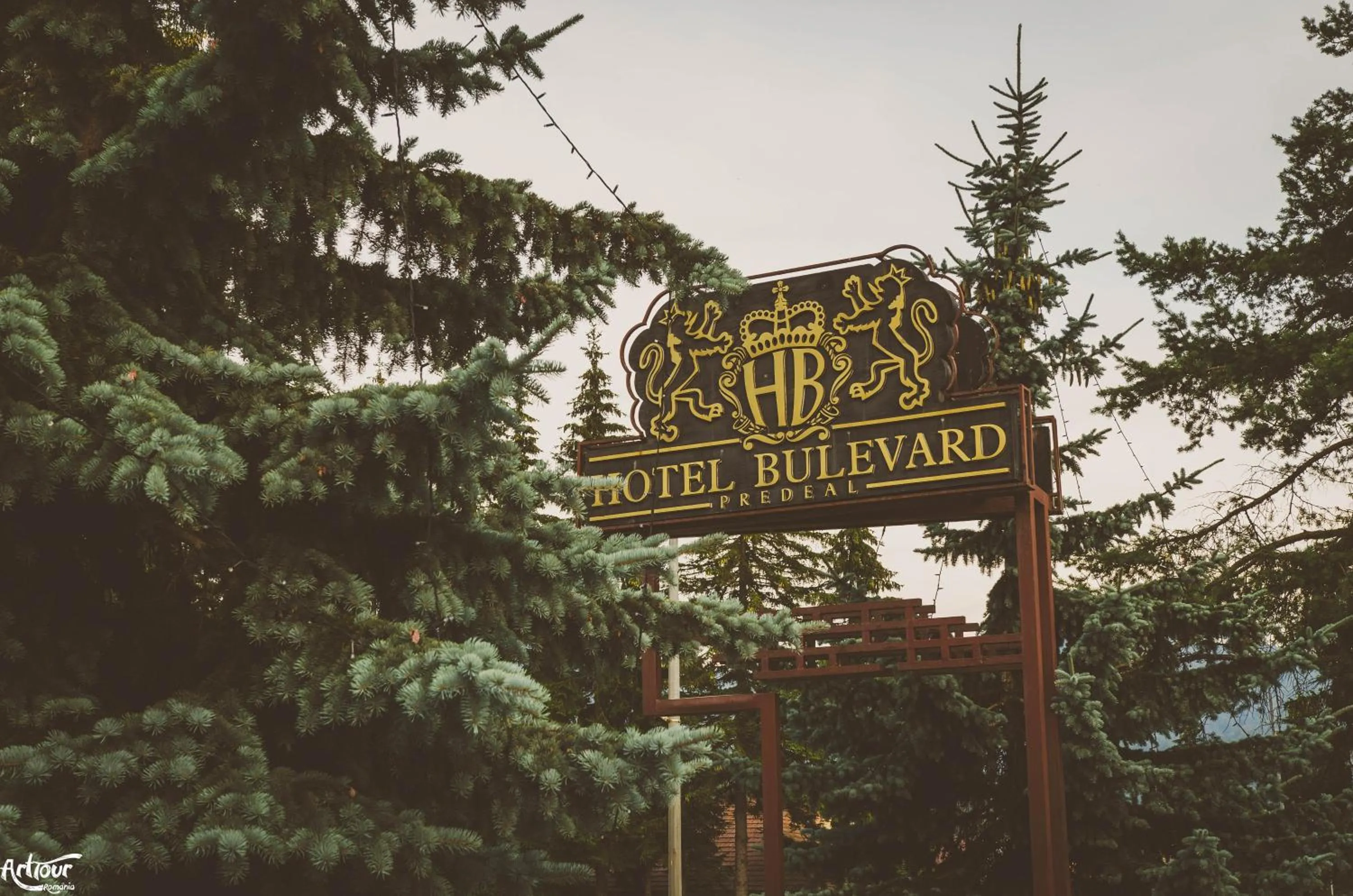 Logo/Certificate/Sign in Hotel Bulevard Predeal