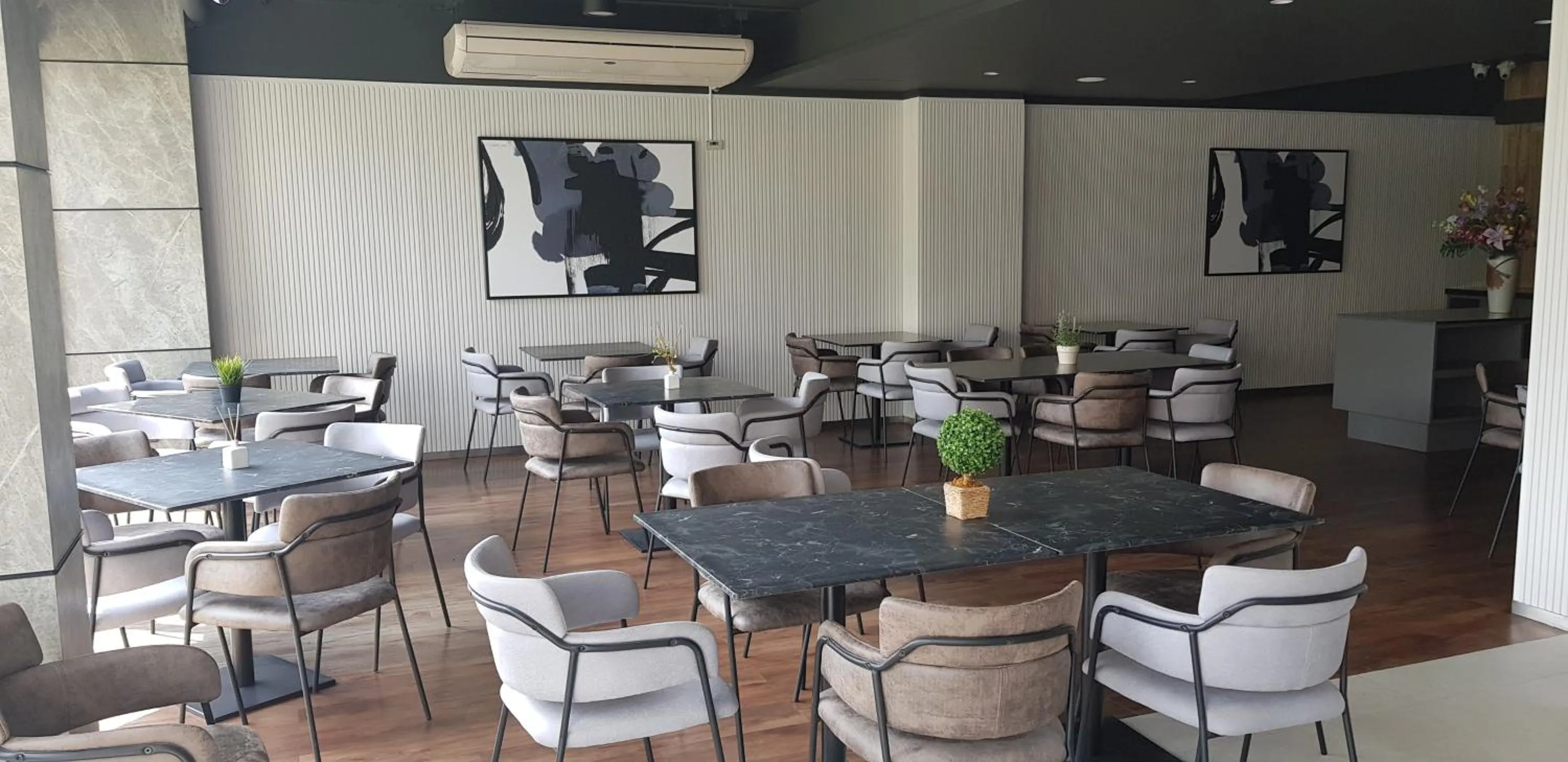 Restaurant/places to eat in KOS Hotel Suvarnabhumi Airport -SHA Extra Plus