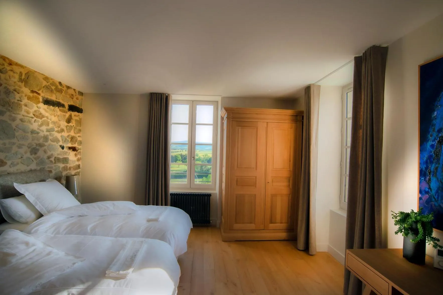 Photo of the whole room in The view of Montpeyroux