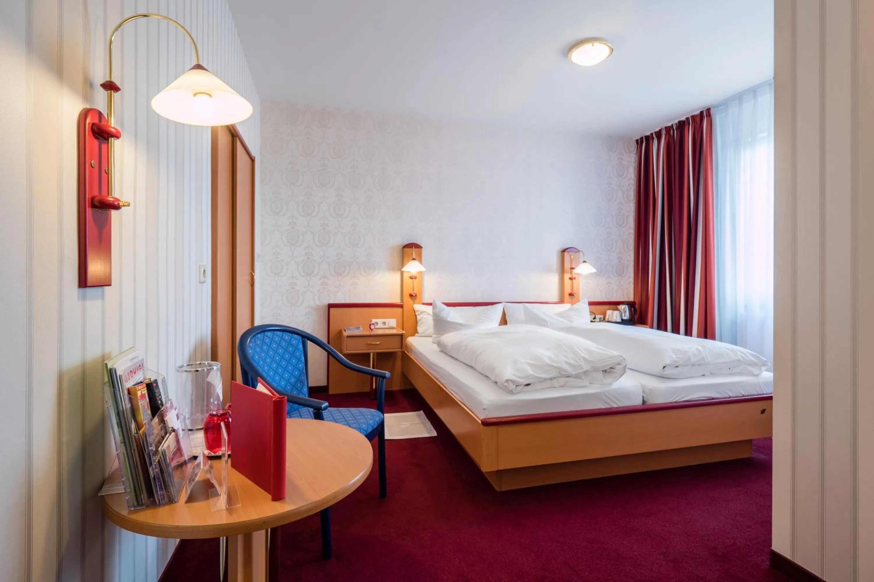 Day, Bed in Hotel Deutsches Haus