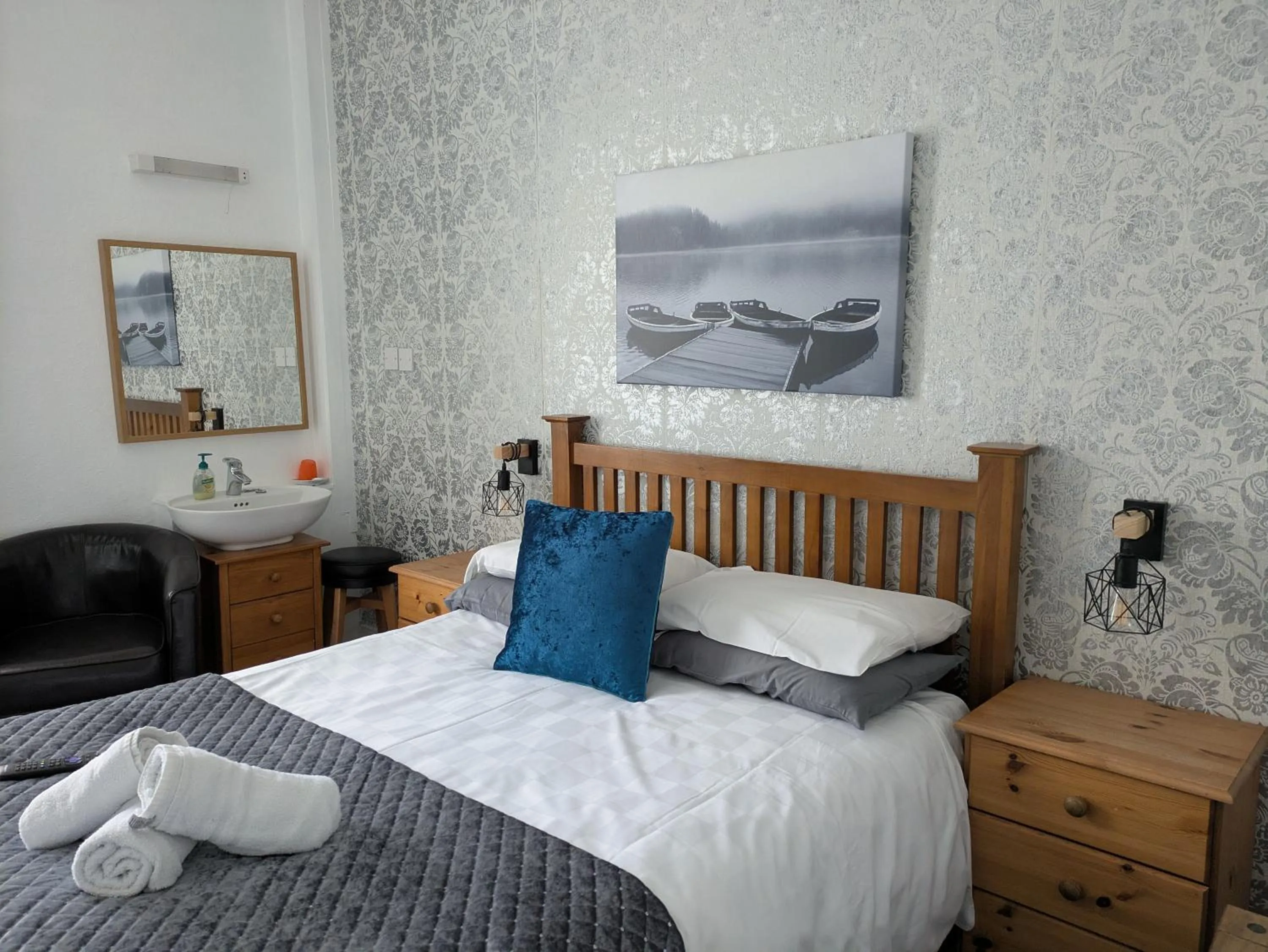 Bed in The Kenton Hotel