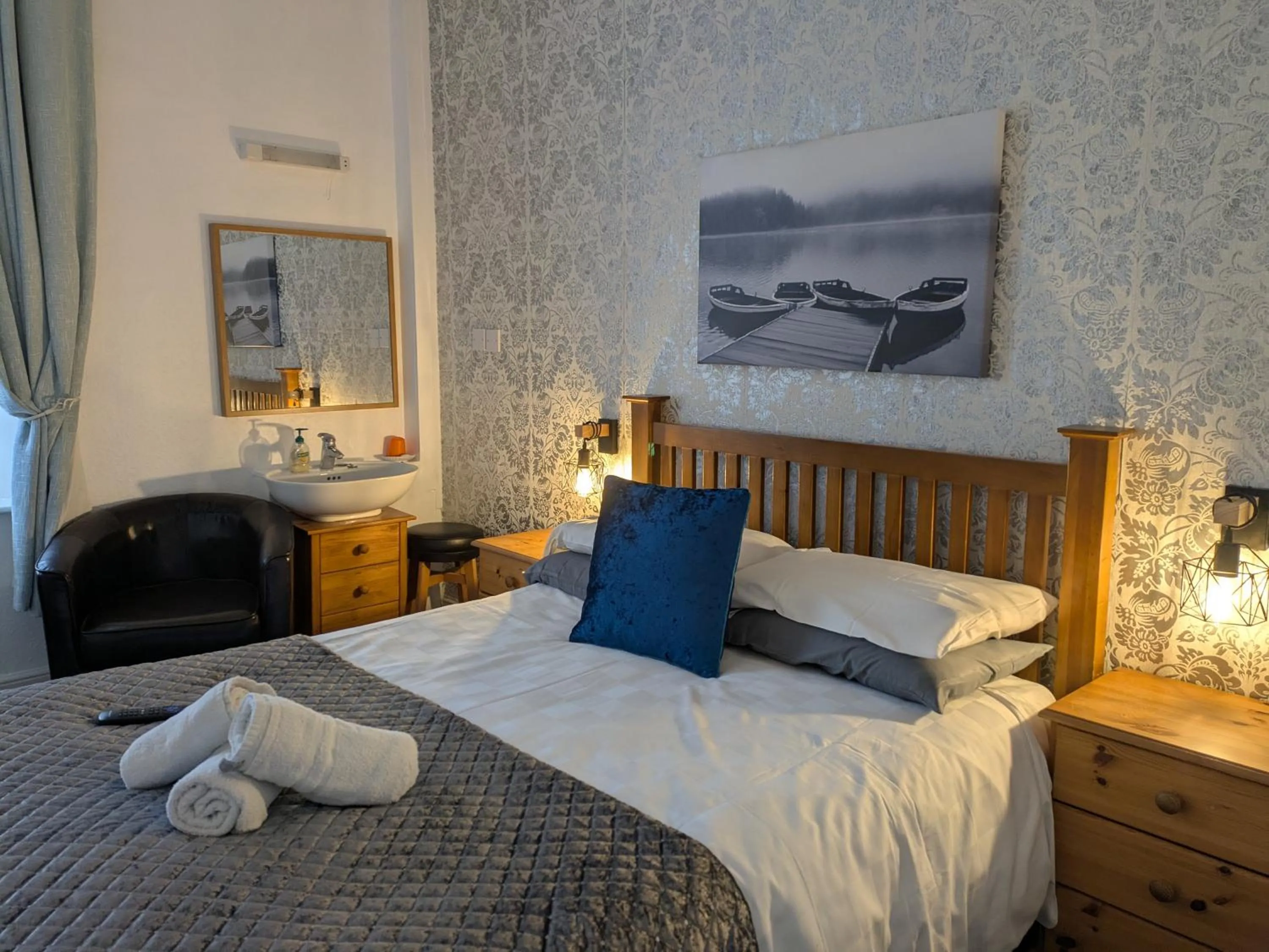 Bed in The Kenton Hotel