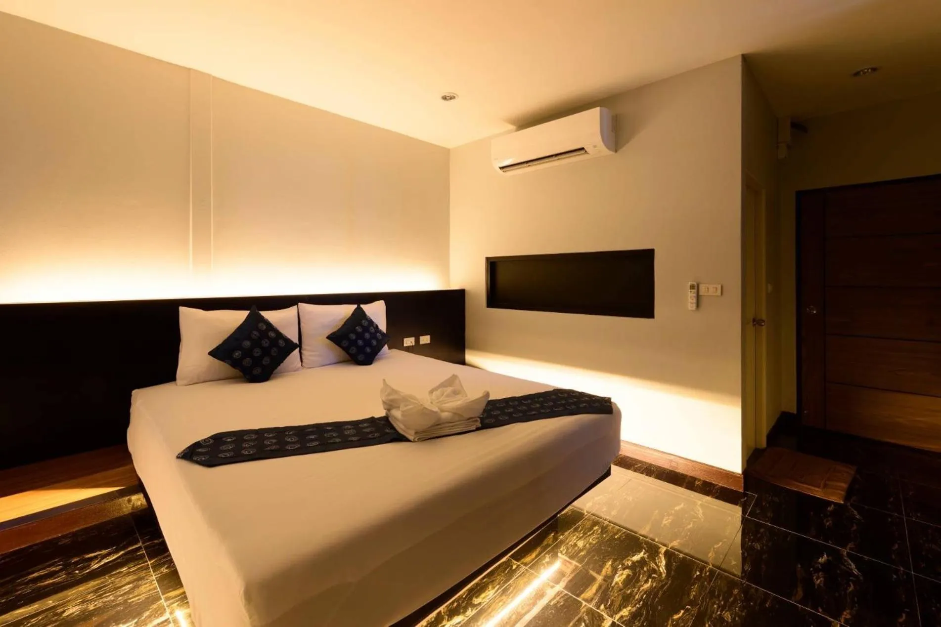 Bed in Skyline Resort
