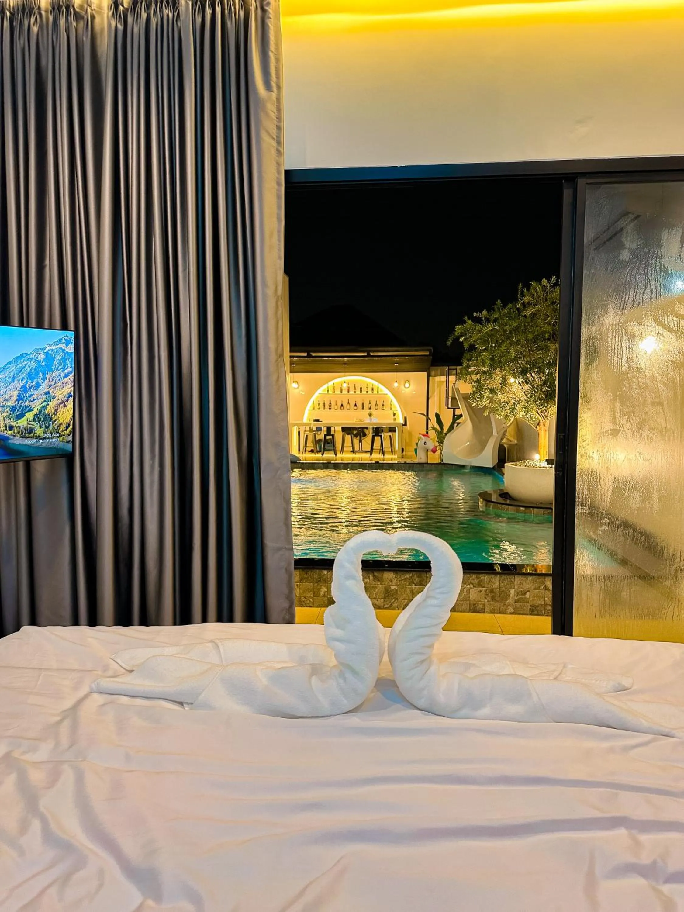 Bed in Skyline Resort