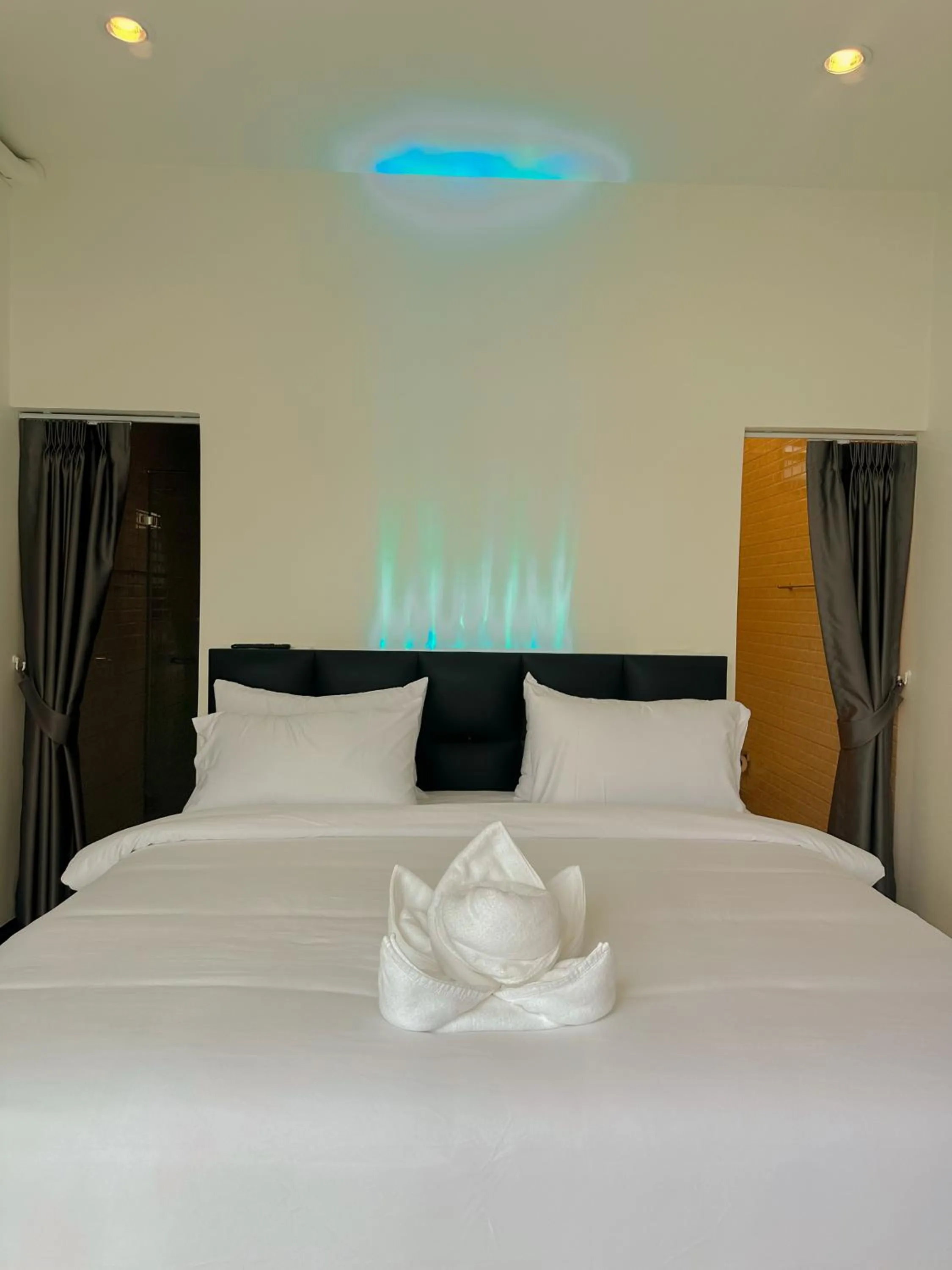 Bed in Skyline Resort