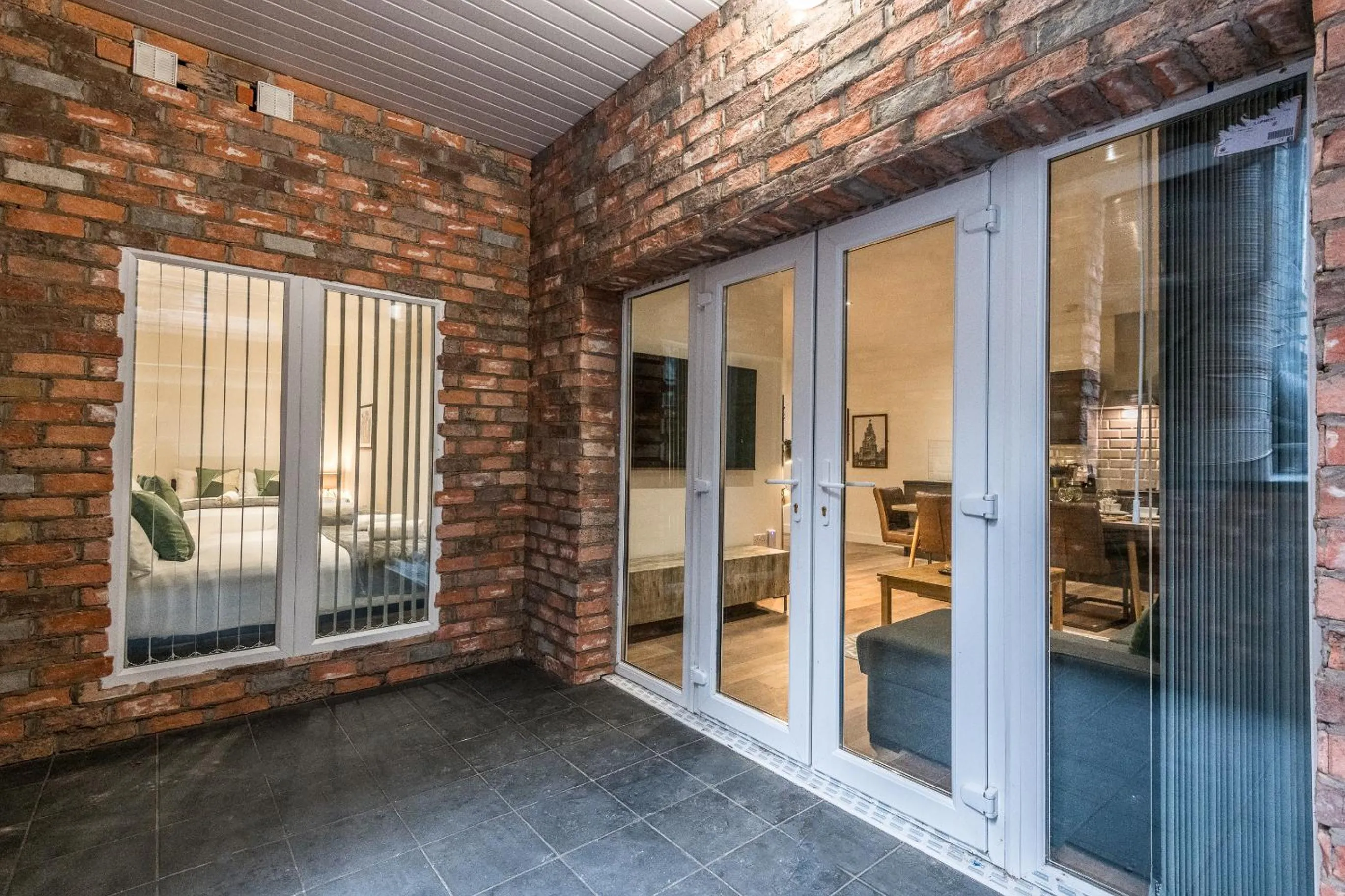 Balcony/Terrace in SGT Peppers Mathew Street Apartments By Happy Days