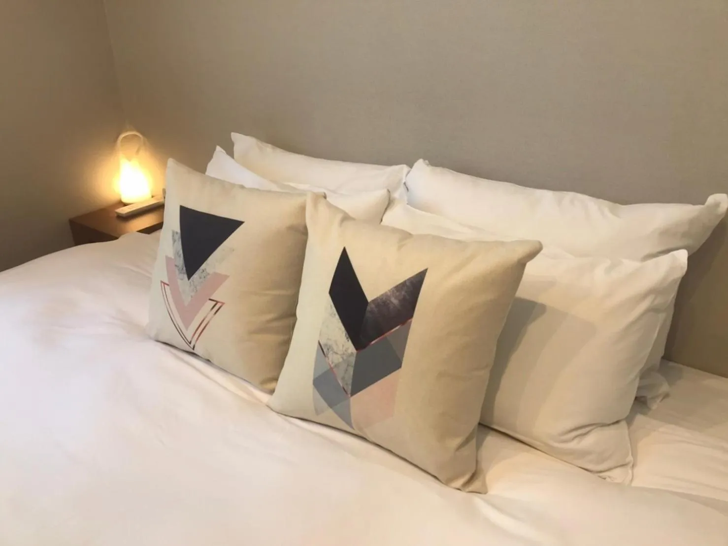 Bed in Mountain Stream Apartments / Vacation STAY 78855