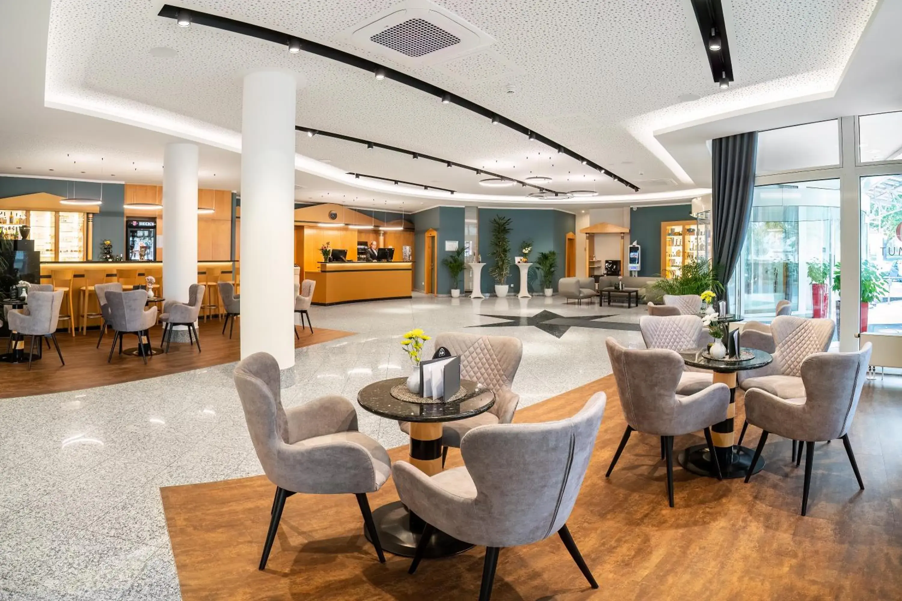 Lounge or bar in AZIMUT Hotel Dresden Lounge or bar in AZIMUT Hotel Dresden