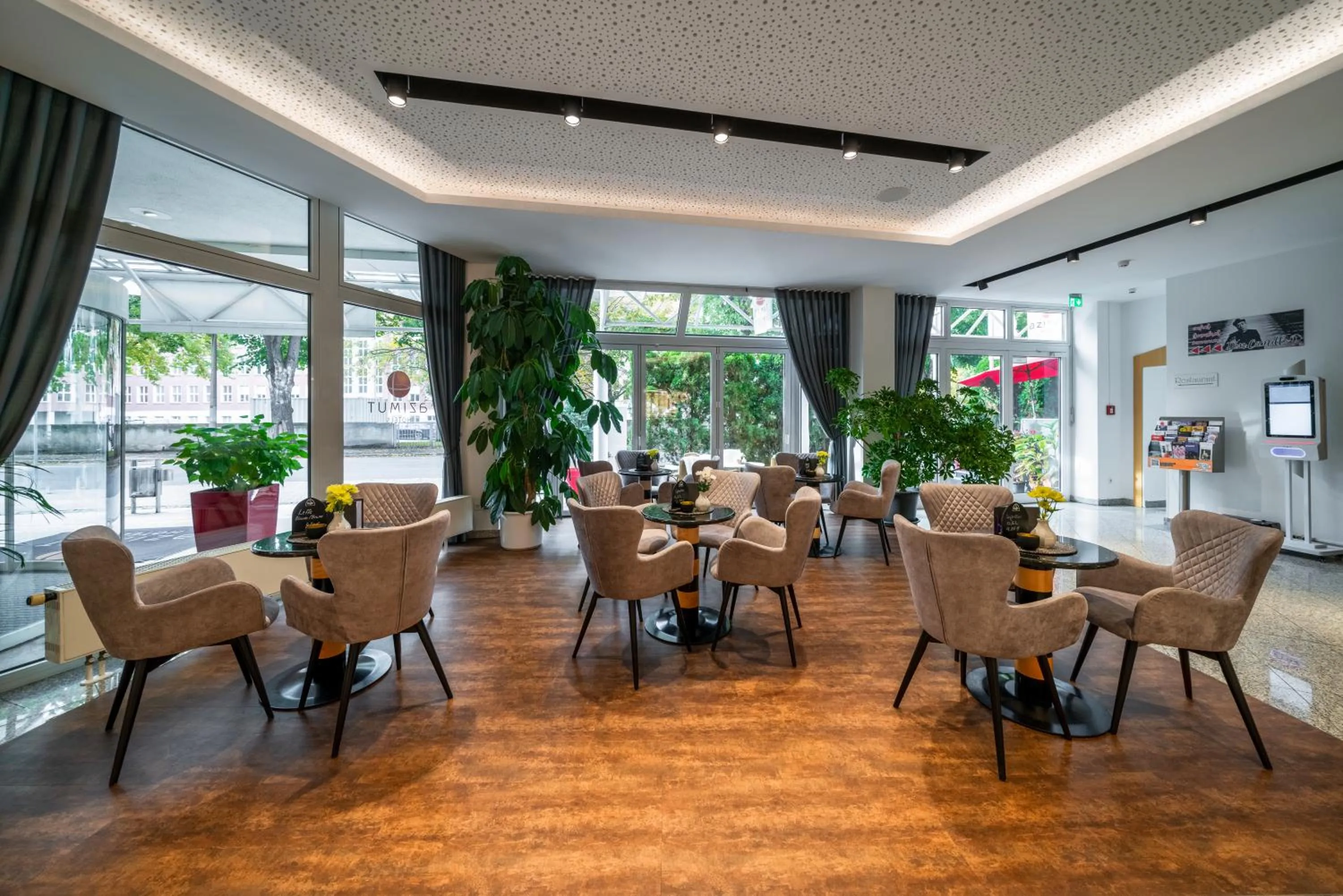 Lounge or bar in AZIMUT Hotel Dresden
