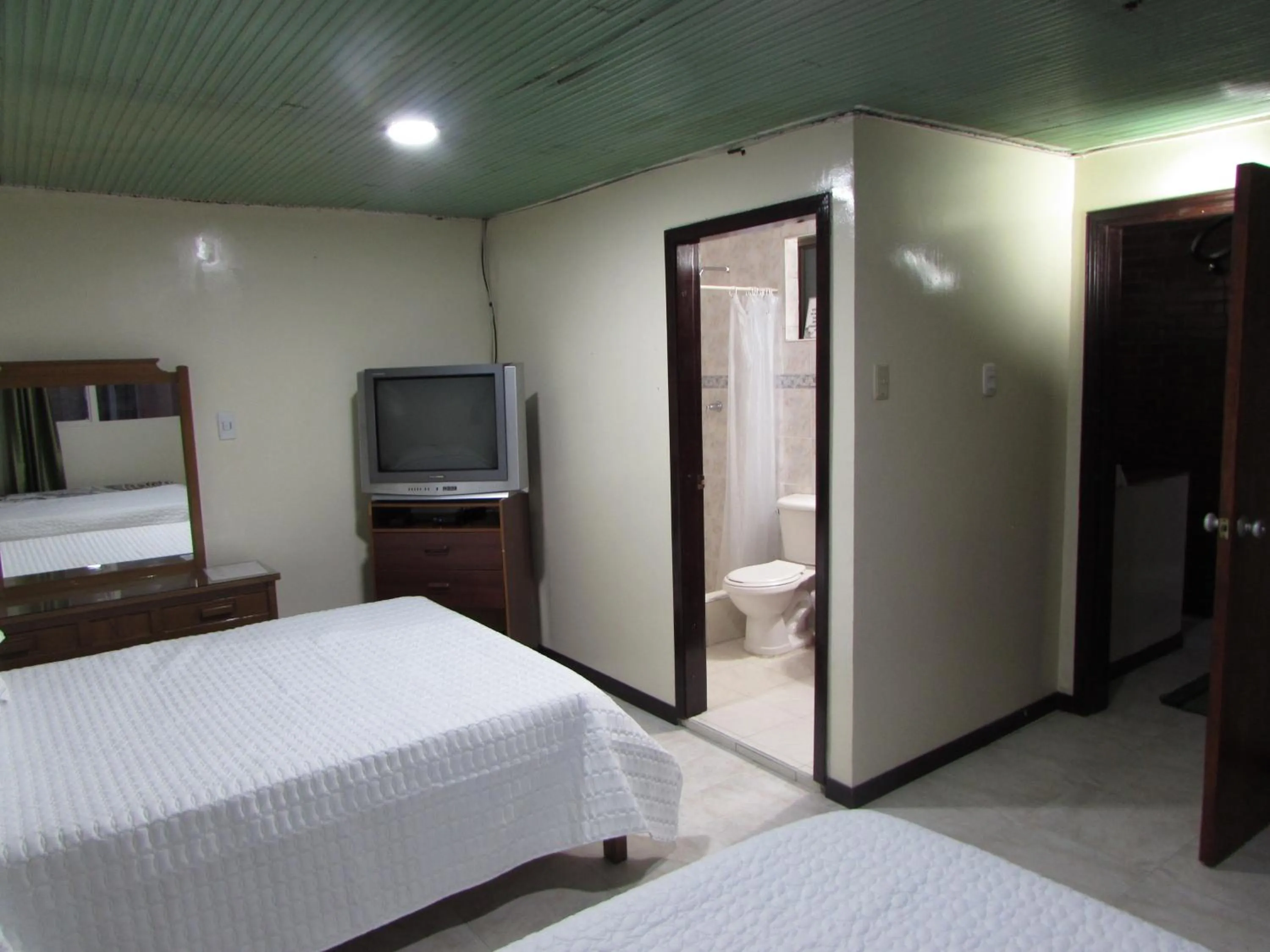 Shower, Bed in Touristic House