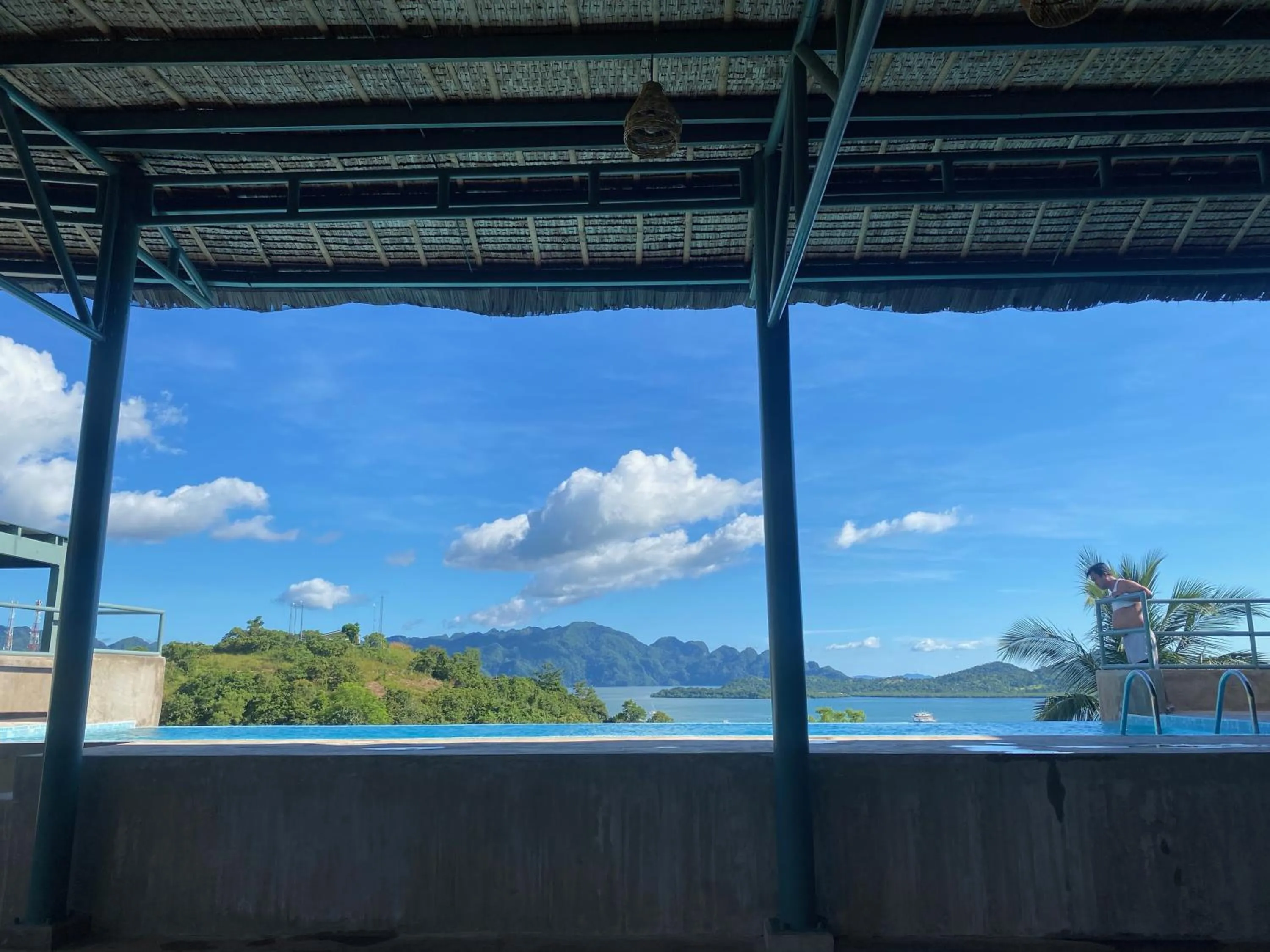 Day in Outpost Hostel - Coron