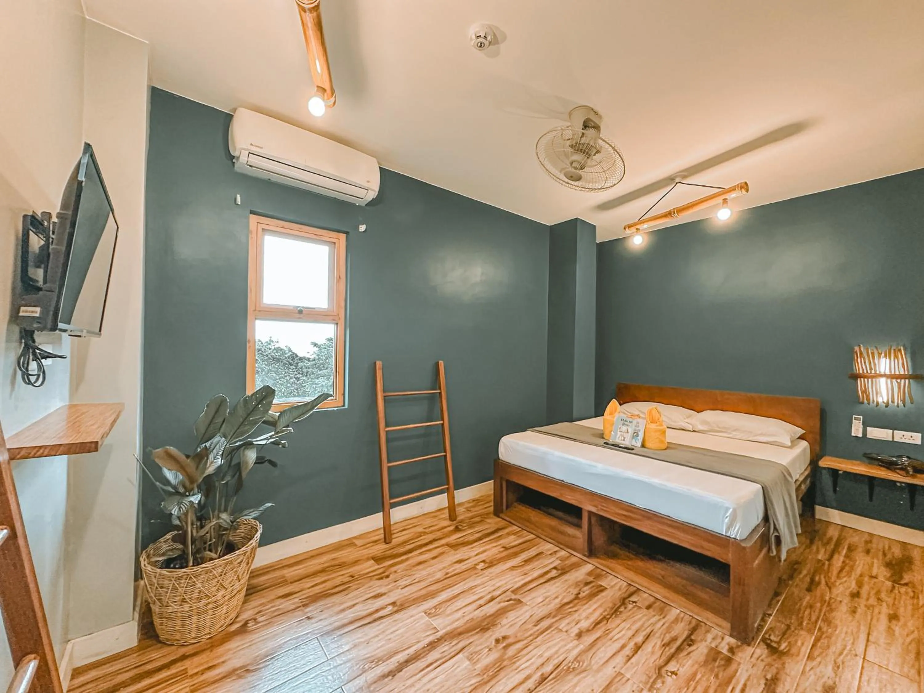 Bed in Outpost Hostel - Coron