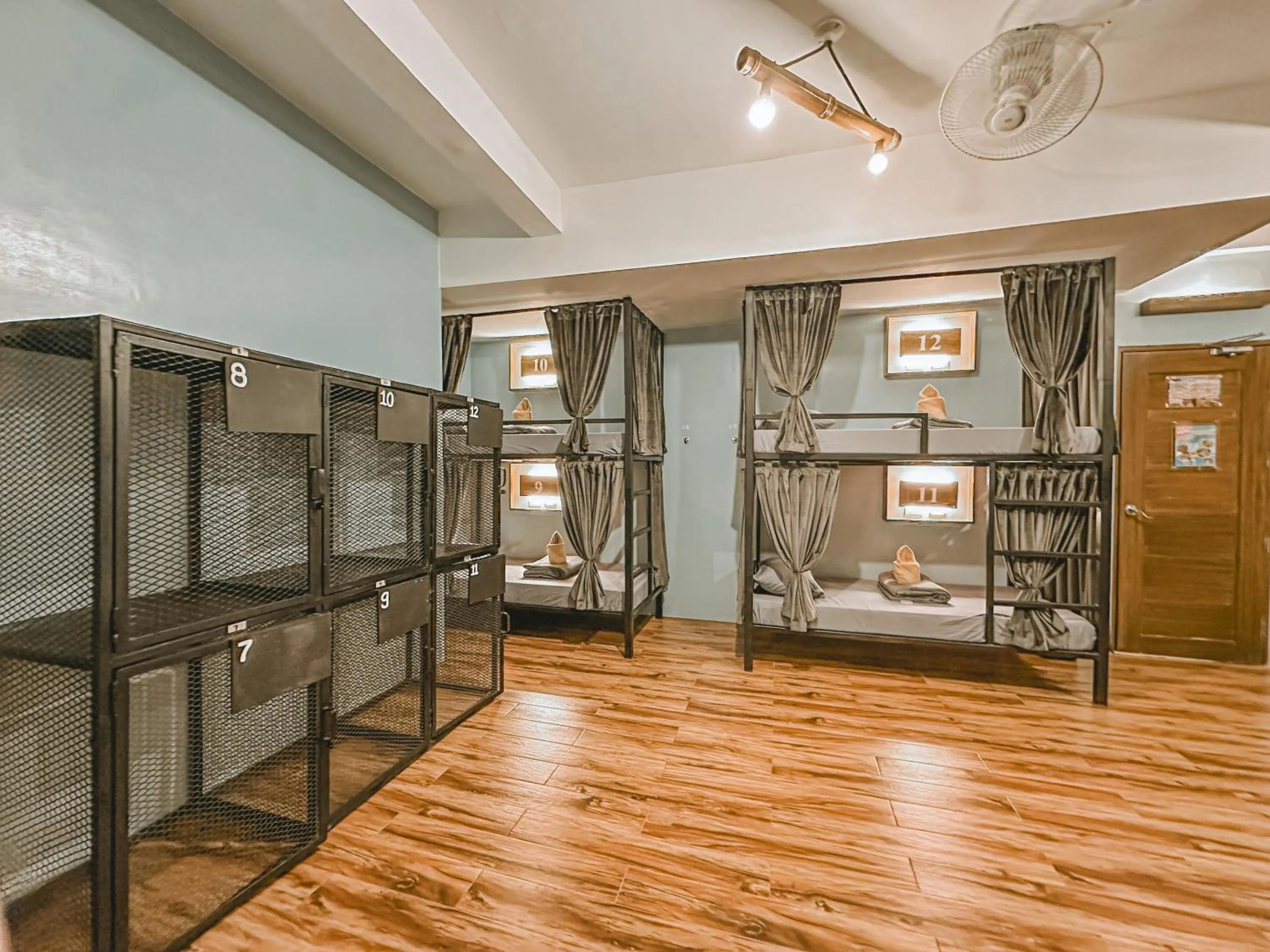 Bed in Outpost Hostel - Coron