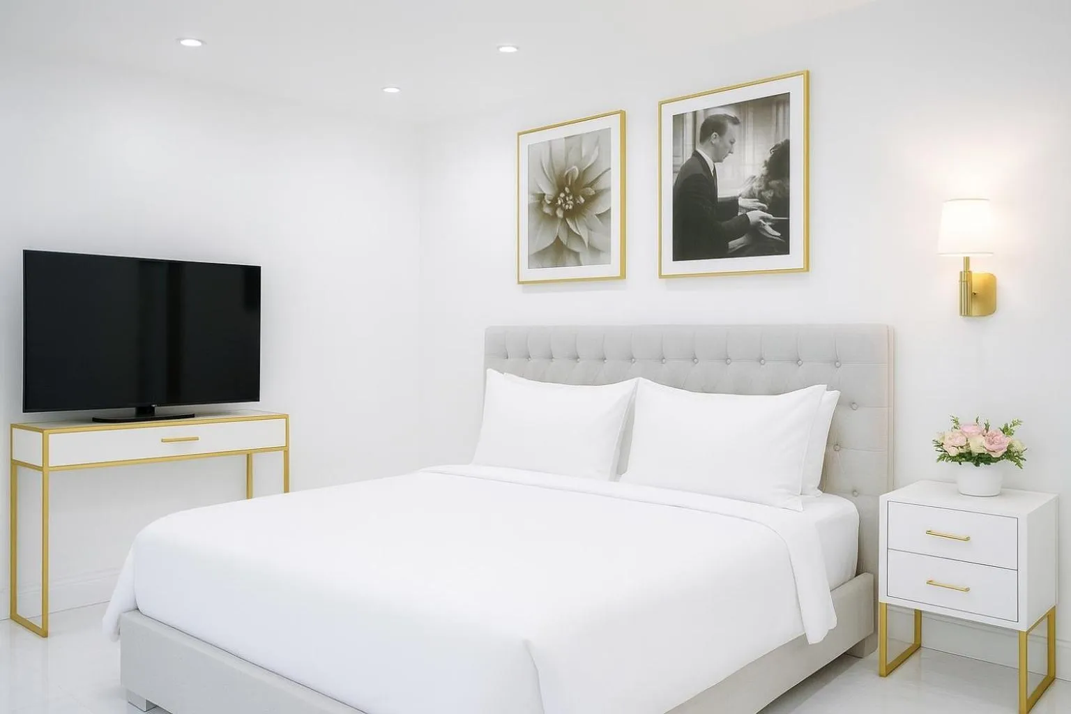 Bed in The Hadley Hotel