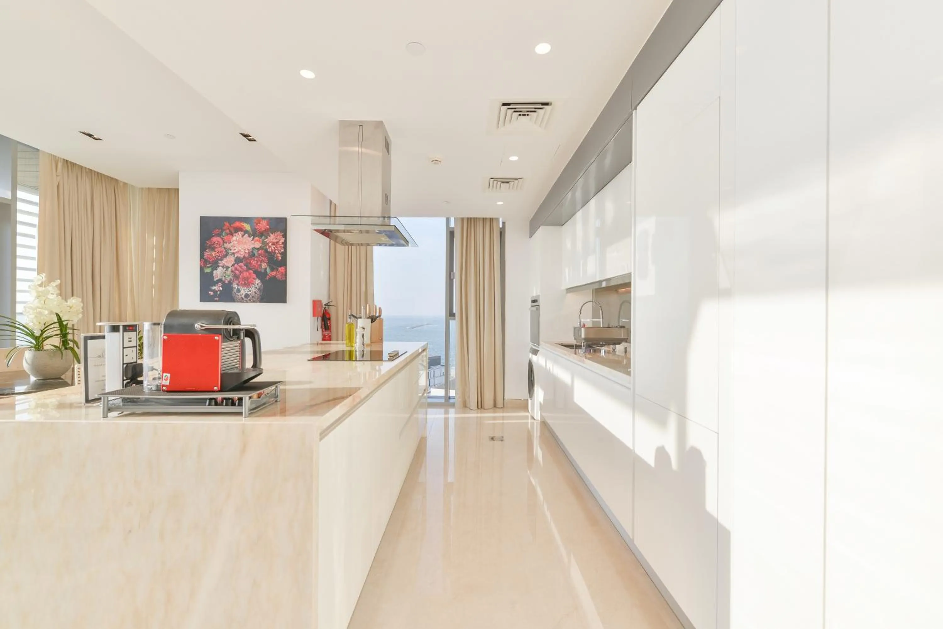 Coffee/tea facilities in Posh 2 BR Oceanfront Apt in the Heart of Bluewaters Island