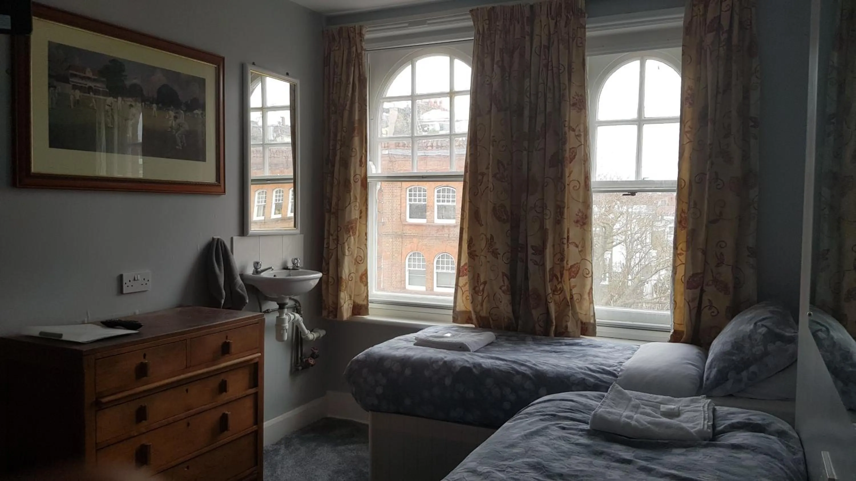 Bedroom, Bed in Oakley Hotel